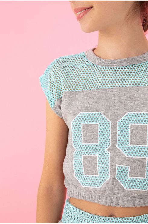 Blusa Com Pala Em Tela E Bordado
