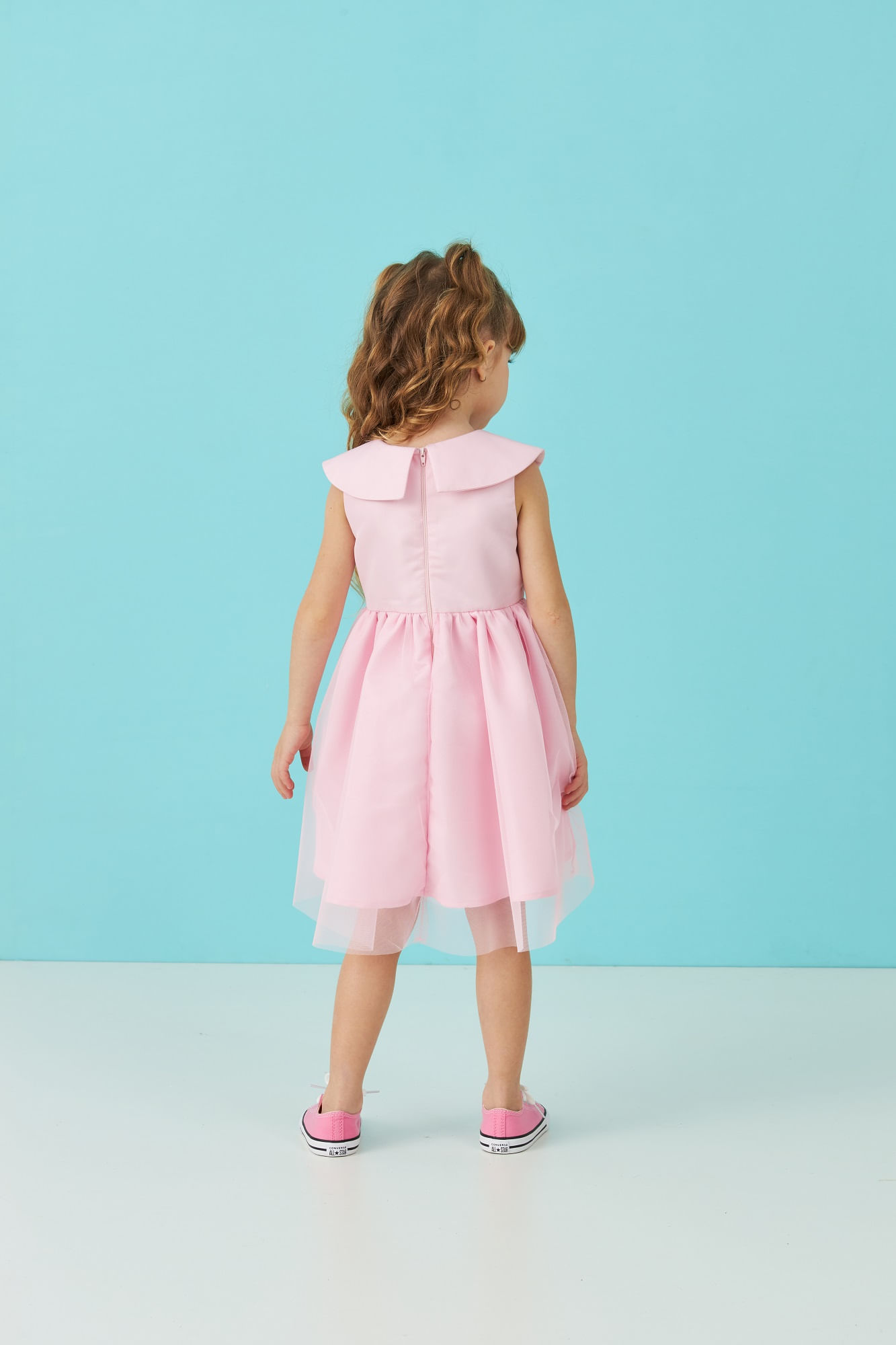 Vestido-De-Festa-Liso-Com-Recortes-Em-Tule-E-Gola