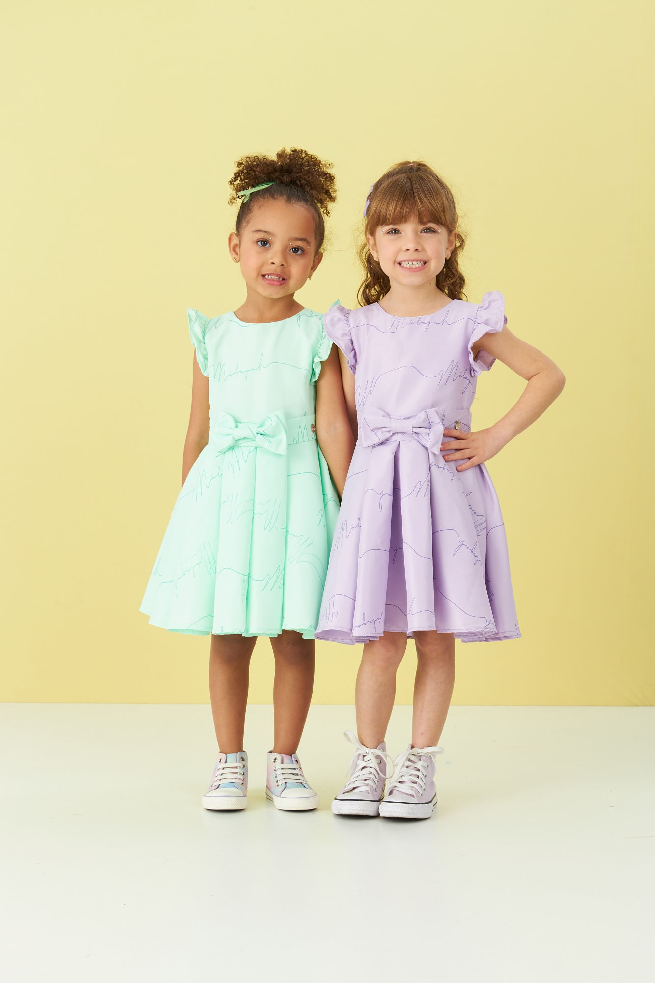 Vestido-De-Festa-Estampado-Com-Laco-Fixo-Frente