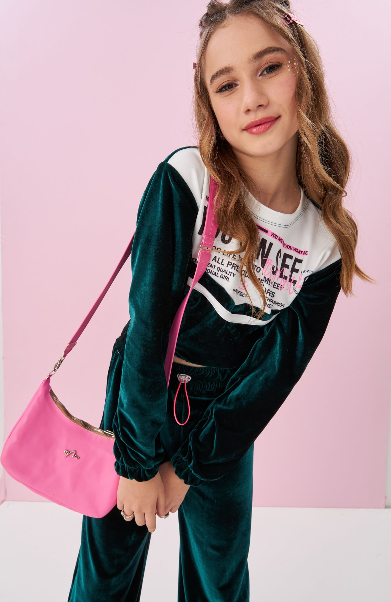 Blusa-Manga-Longa-Cropped-De-Veludo-Com-Local-Frente