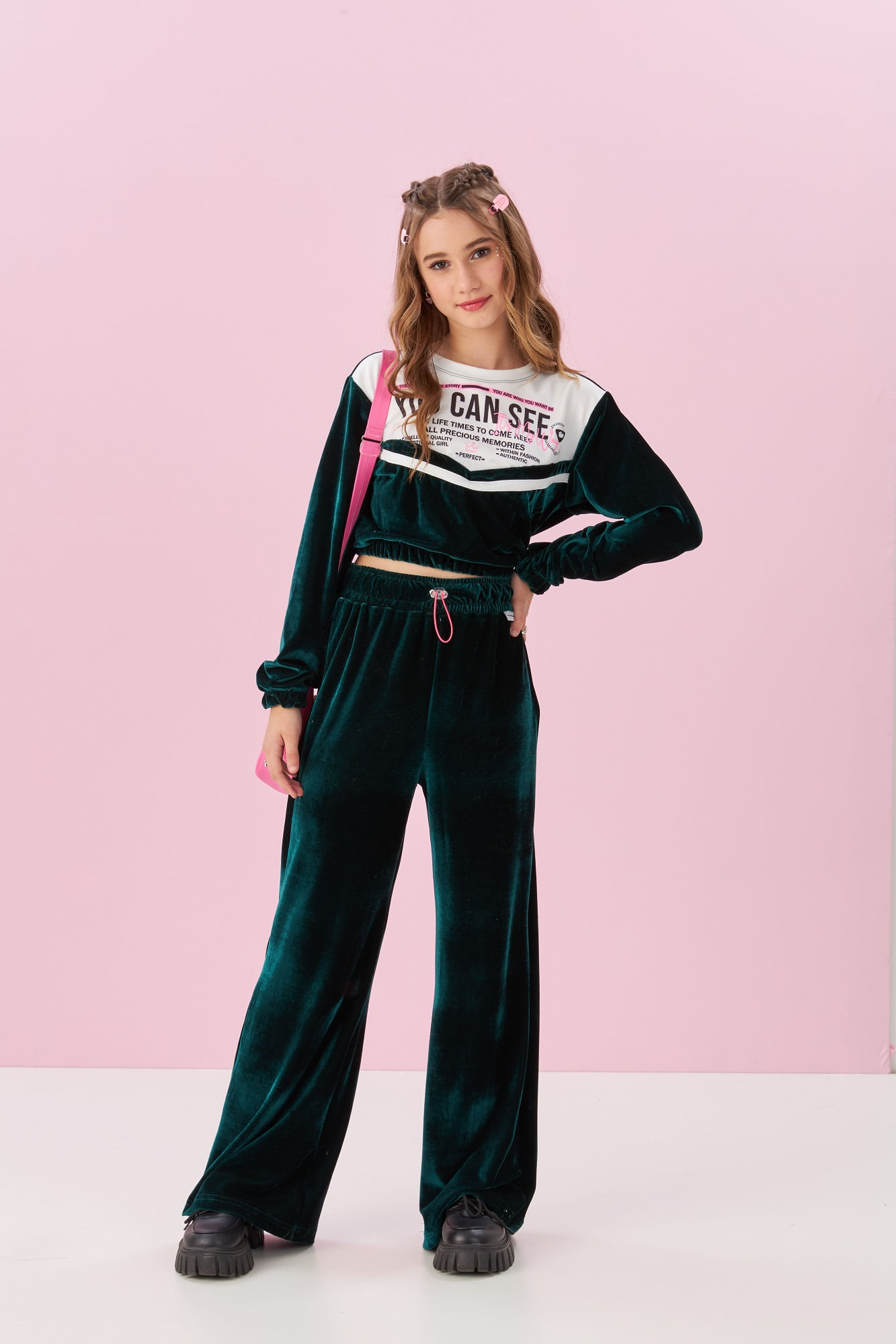 Blusa-Manga-Longa-Cropped-De-Veludo-Com-Local-Frente