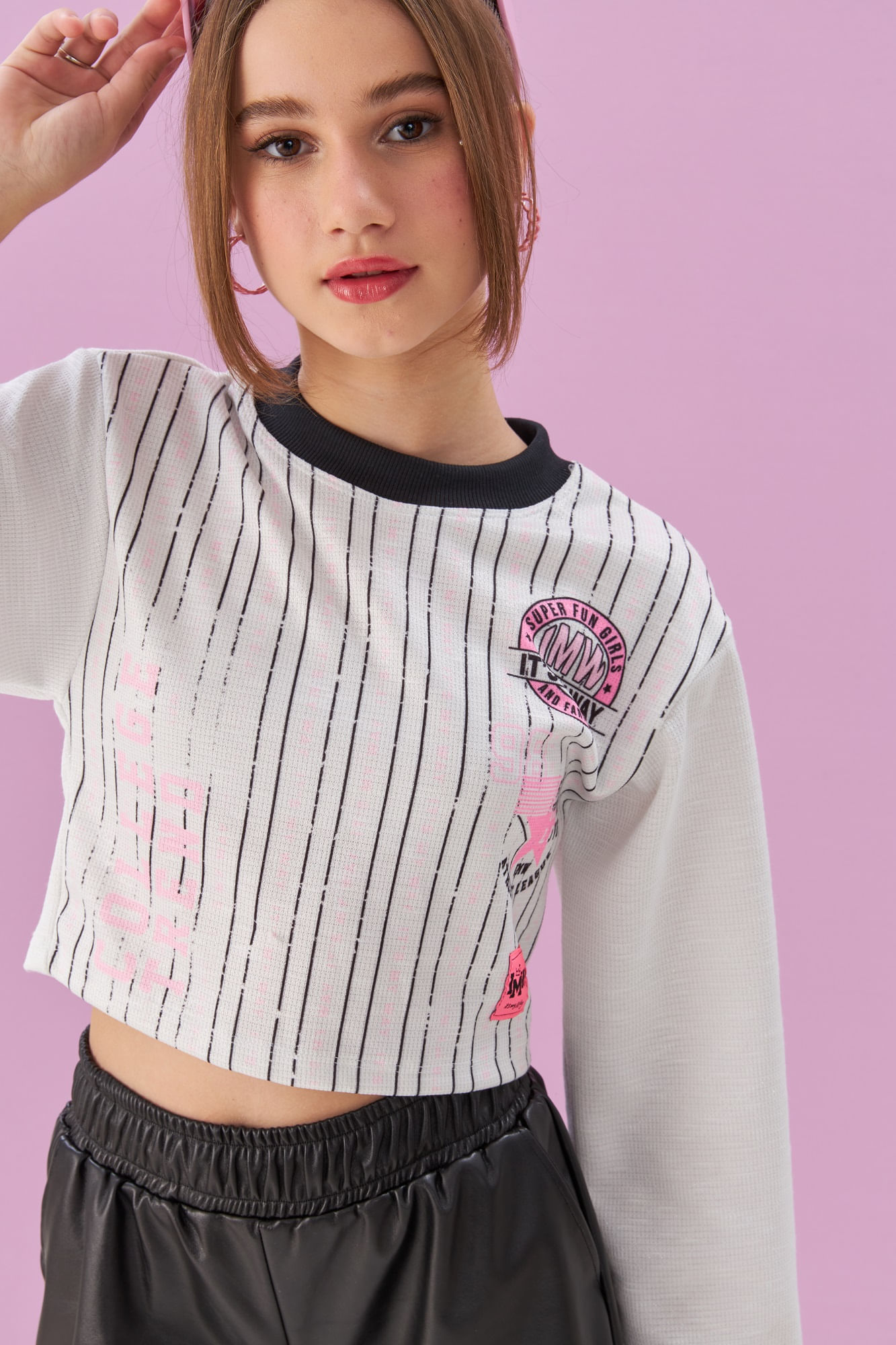 Blusa-Manga-Longa-De-Tricot-Com-Lurex-E-Detalhes-Em-Preto
