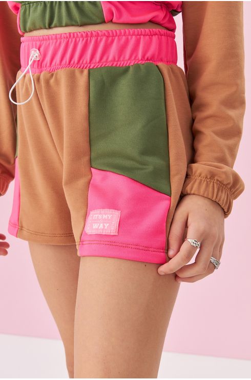 Shorts Liso Com Elástico Largo Na Cintura