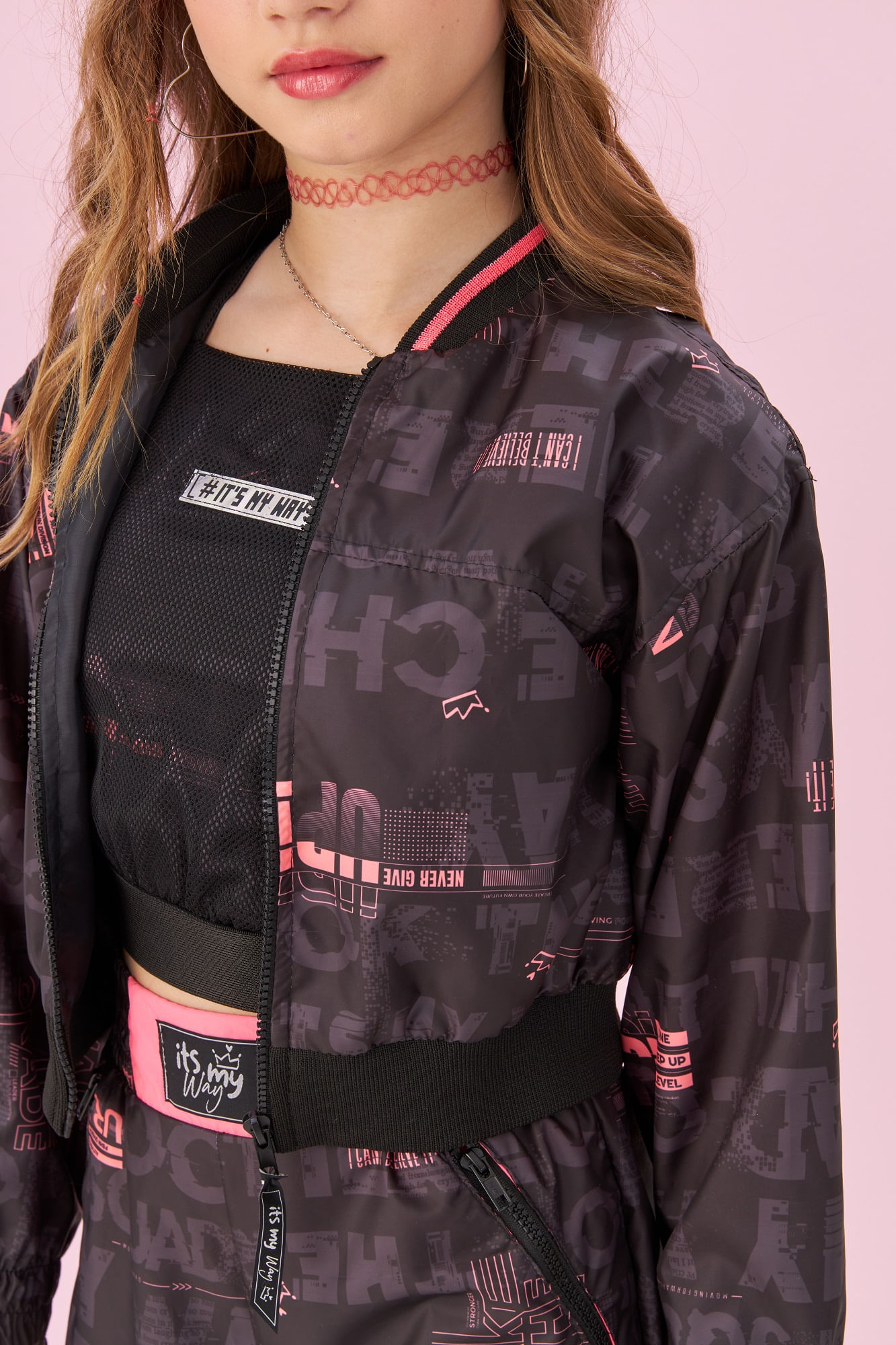 Jaqueta-Cropped-Com-Retilinea-E-Ziper-Tratorado