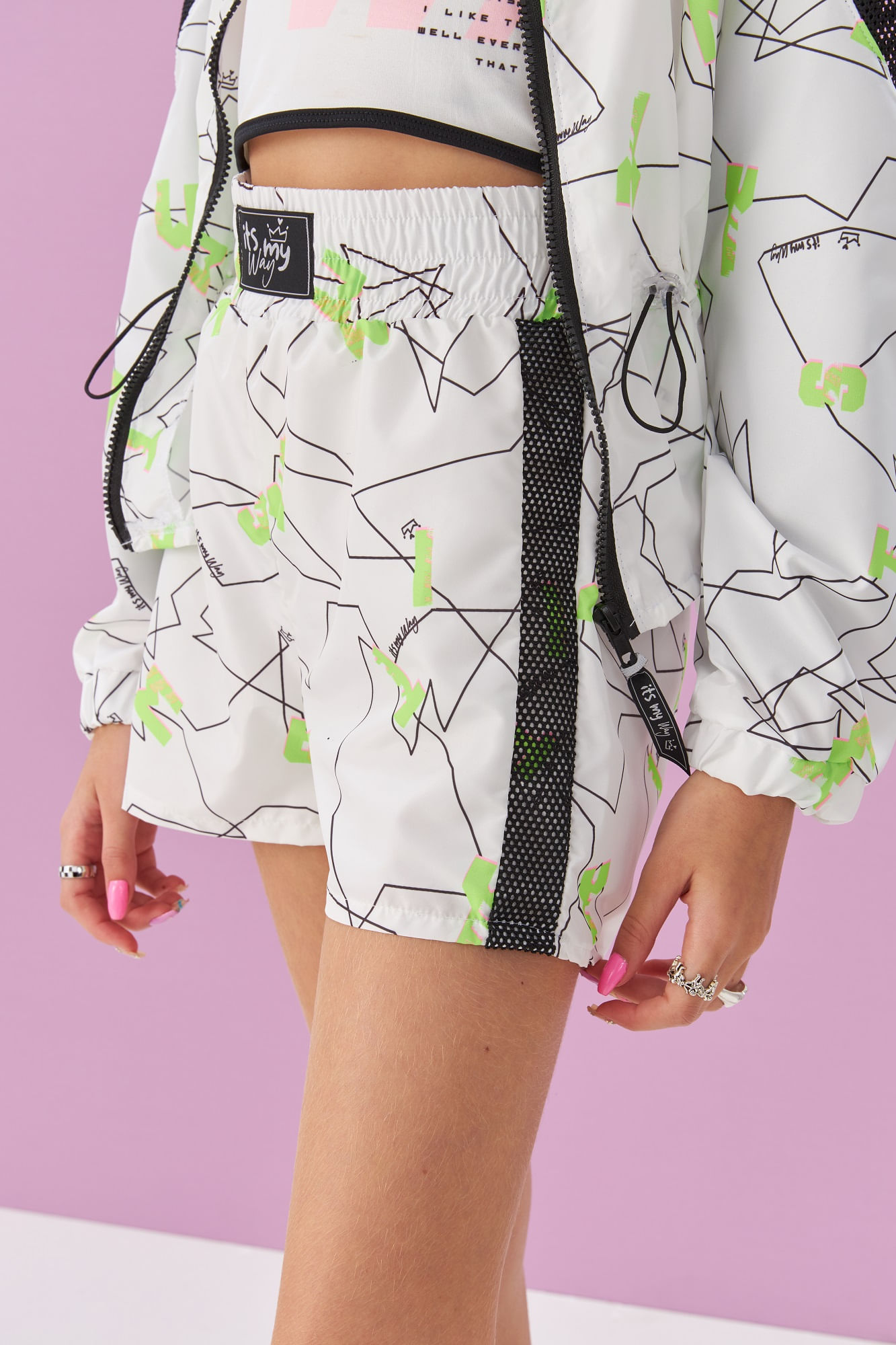Shorts-Estampado-De--Corta-Vento-Com-Detalhes-Em-Tela