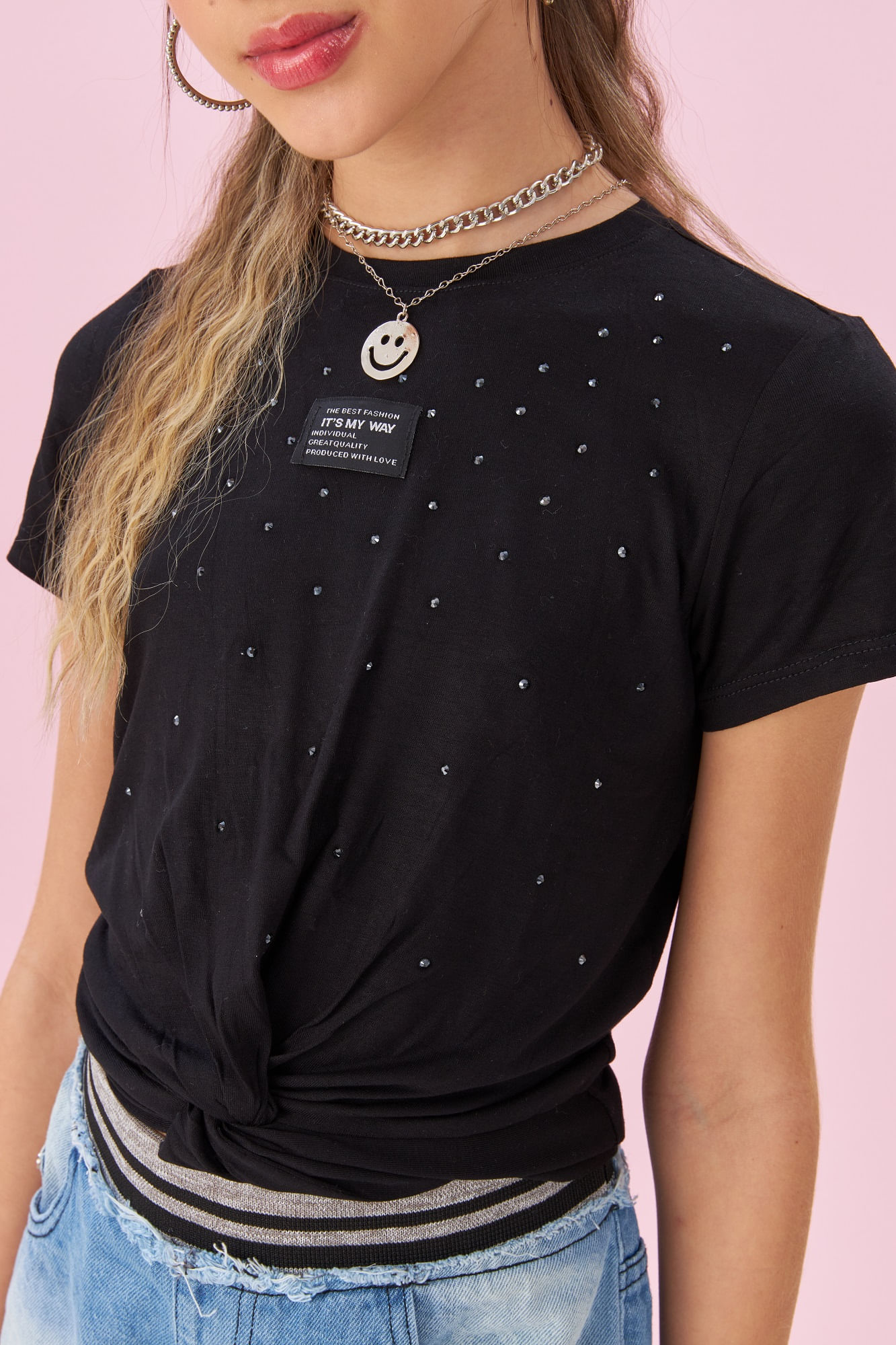 Blusa-Manga-Curta-Detalhe-Frente-Com-Aplique