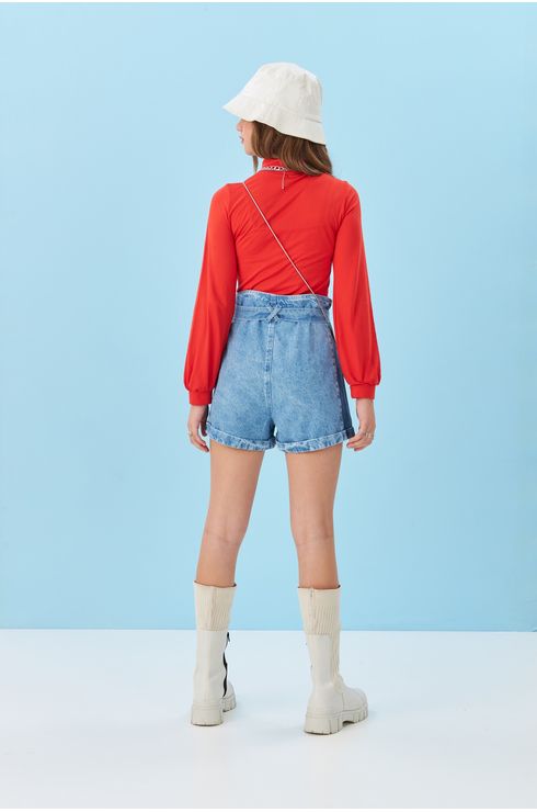 Short Jeans Com Faixa E Recortes