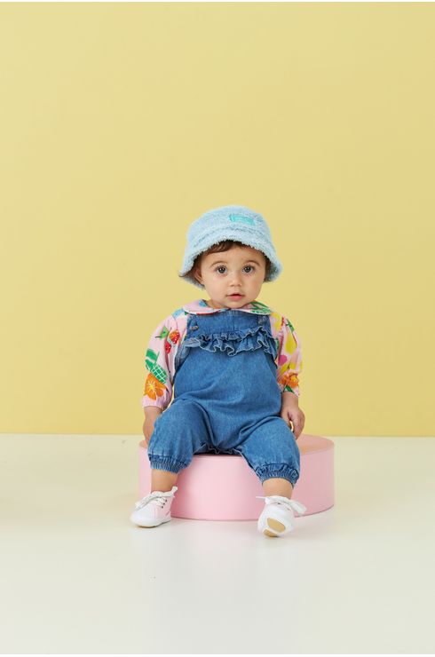 Jardineira Jeans Com Dois Babados Frente