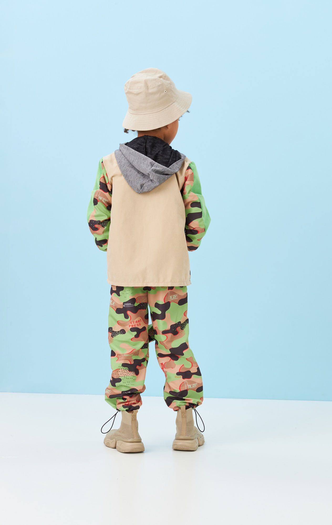 Calca-Jogger-Corta-Vento-Estampada
