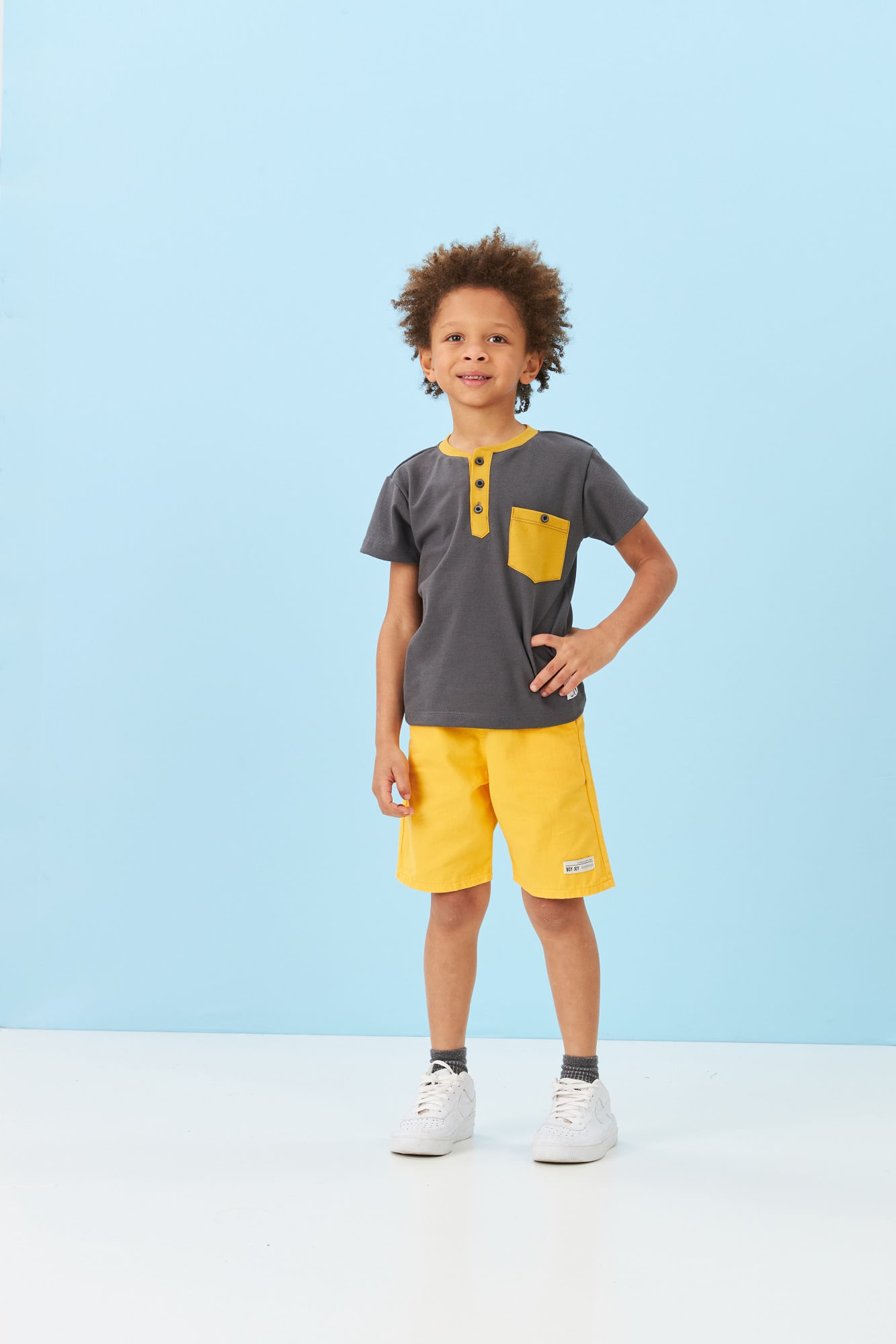 Camiseta-Manga-Curta-Em-Malha-Piquet-Com-Gola-E-Vista-De-Botao