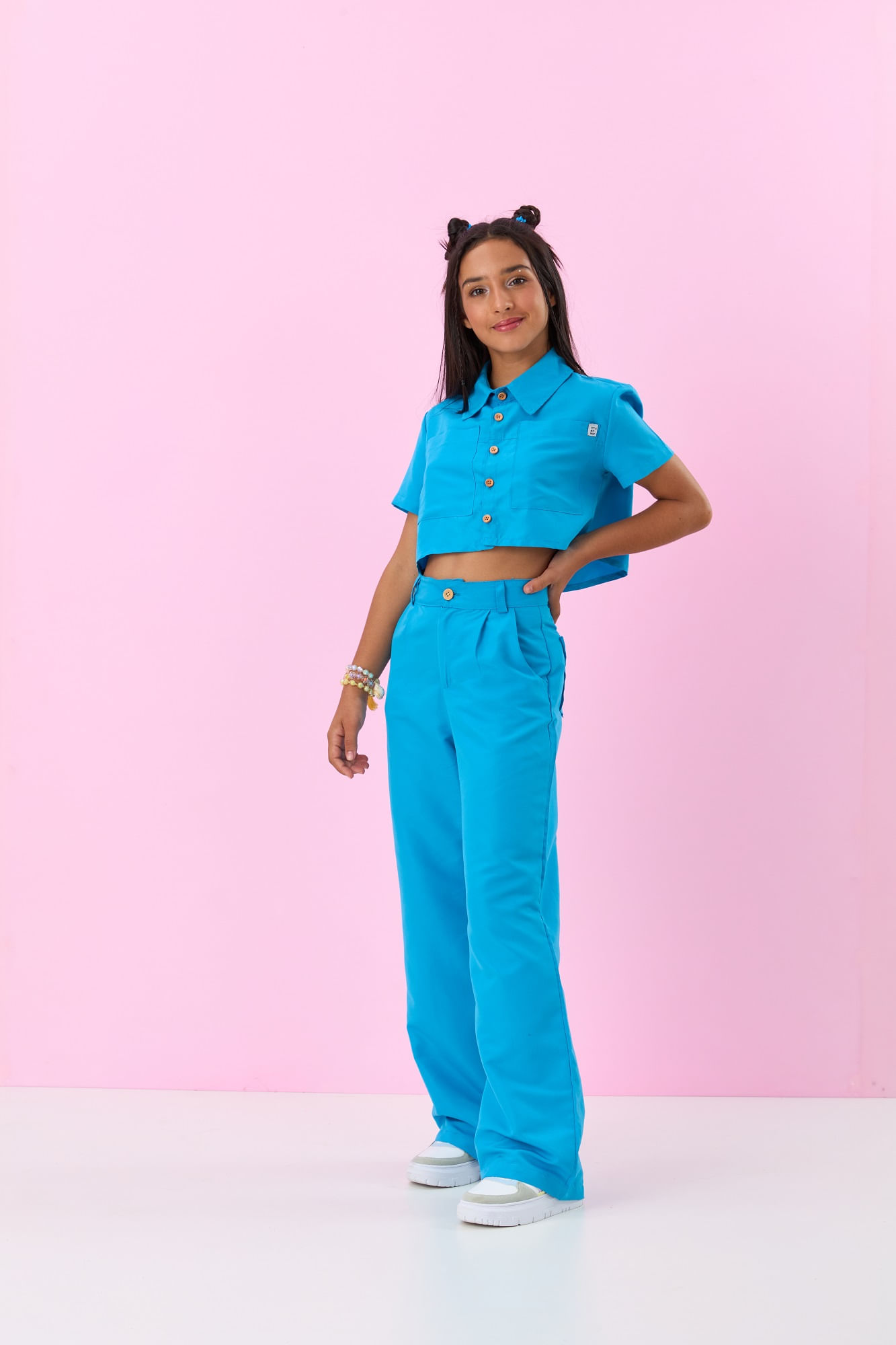 Camisa-Com-Bolsos-Frontais-E-Prega-Costas
