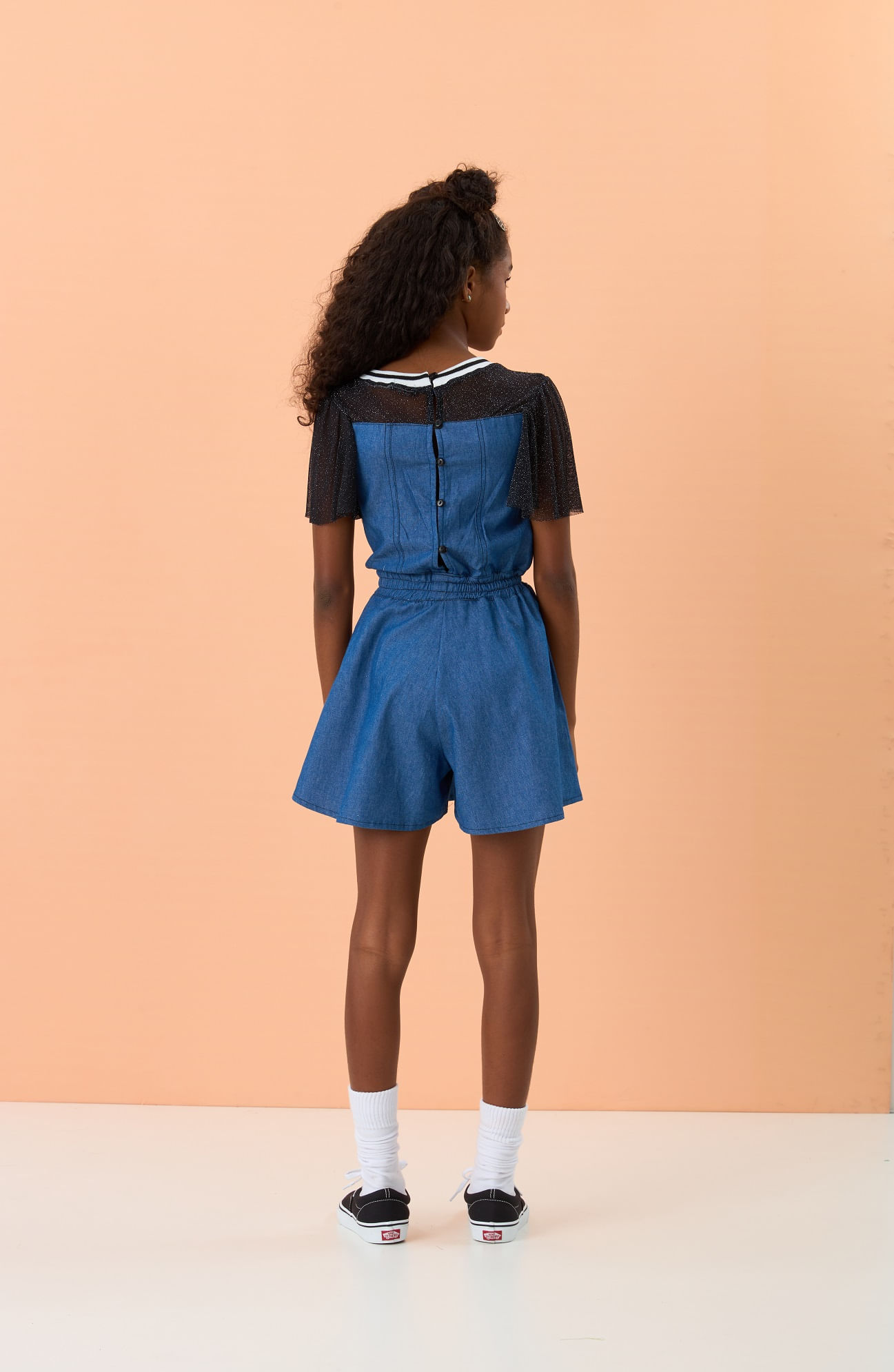 Macaquinho-Jeans-Com-Tule-E-Gola-De-Retilinea