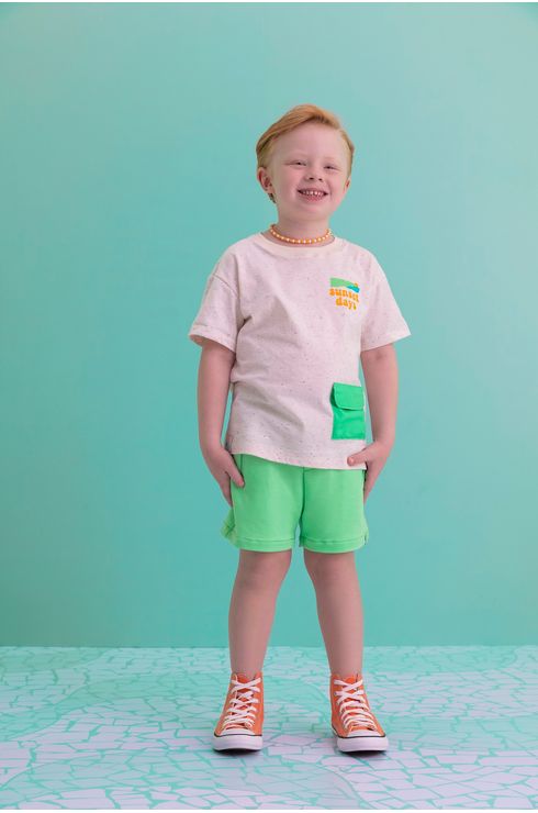 Camiseta Botonê Com Bolso Corta Vento