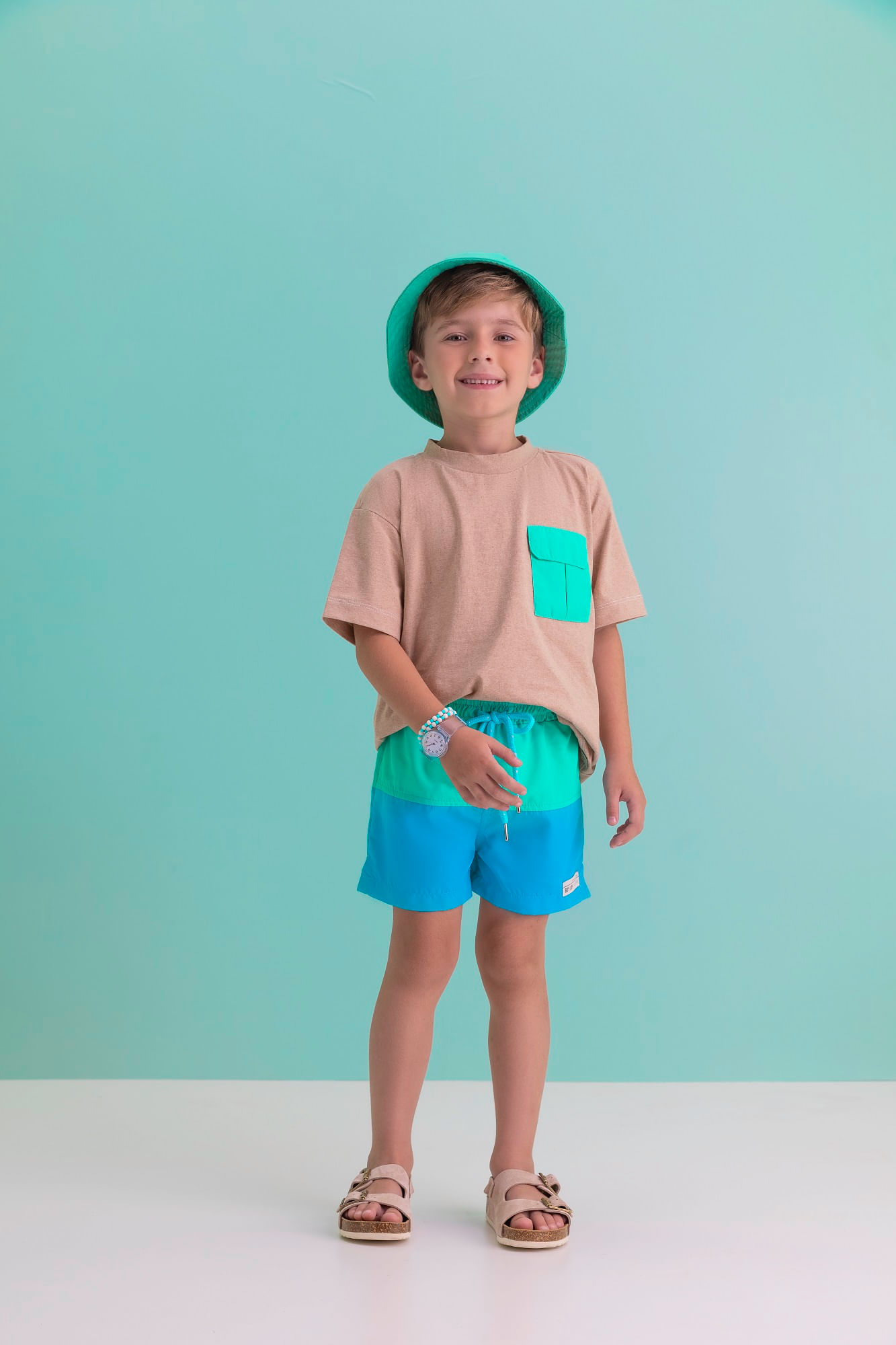 Camiseta-Natural-Com-Bolso-Corta-Vento-