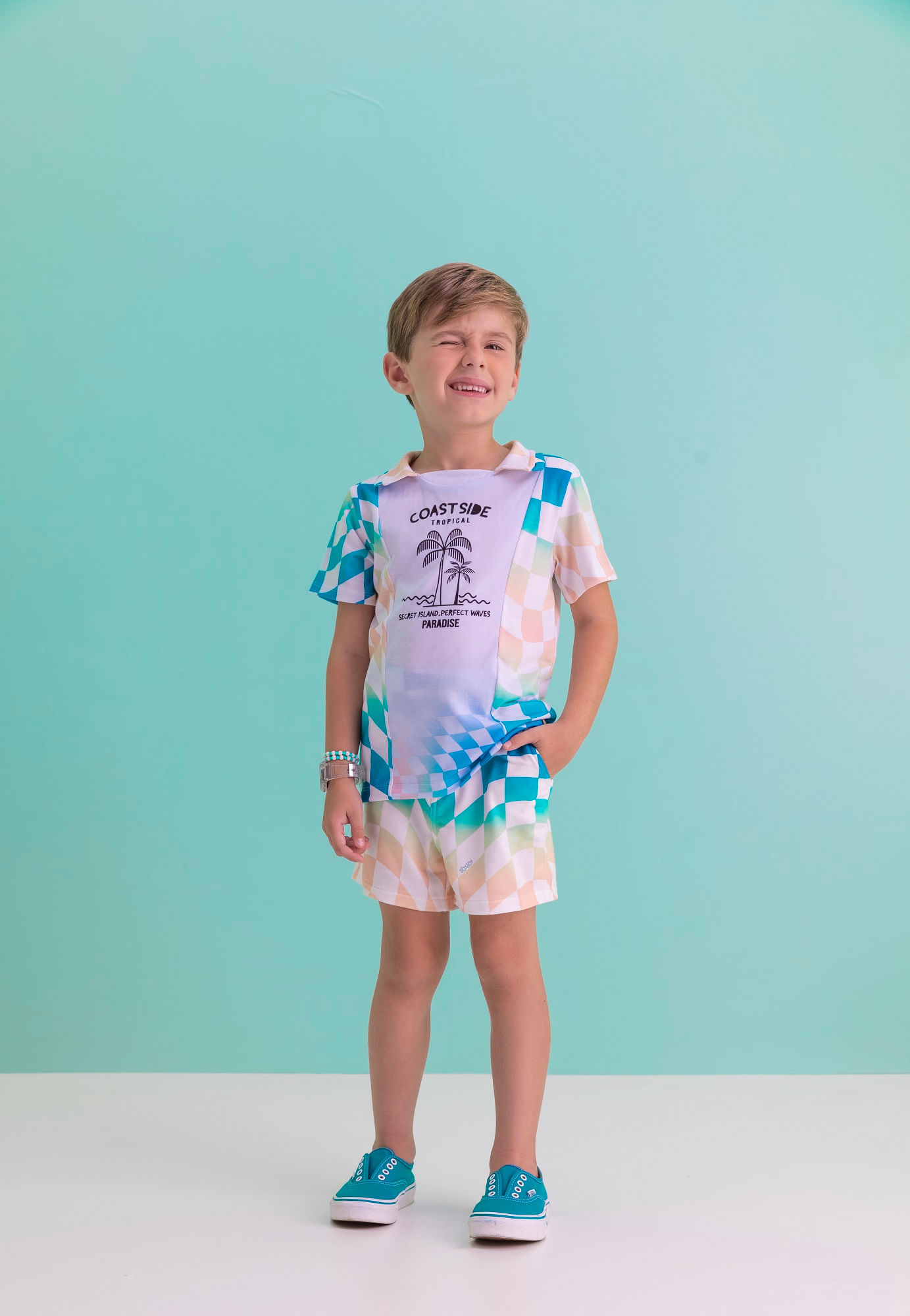 Camiseta-Com-Gola-E-Recorte-Frente-Localizada-Racer