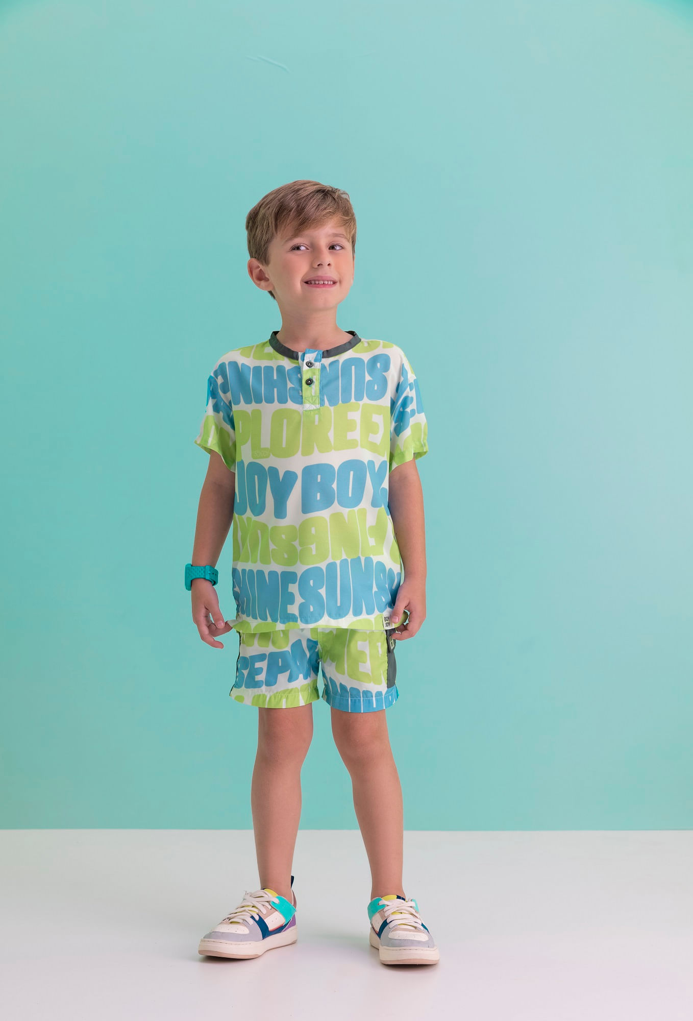 Camisa-Bata-Bolso-Canguru-Frente-Estampa-Lettering
