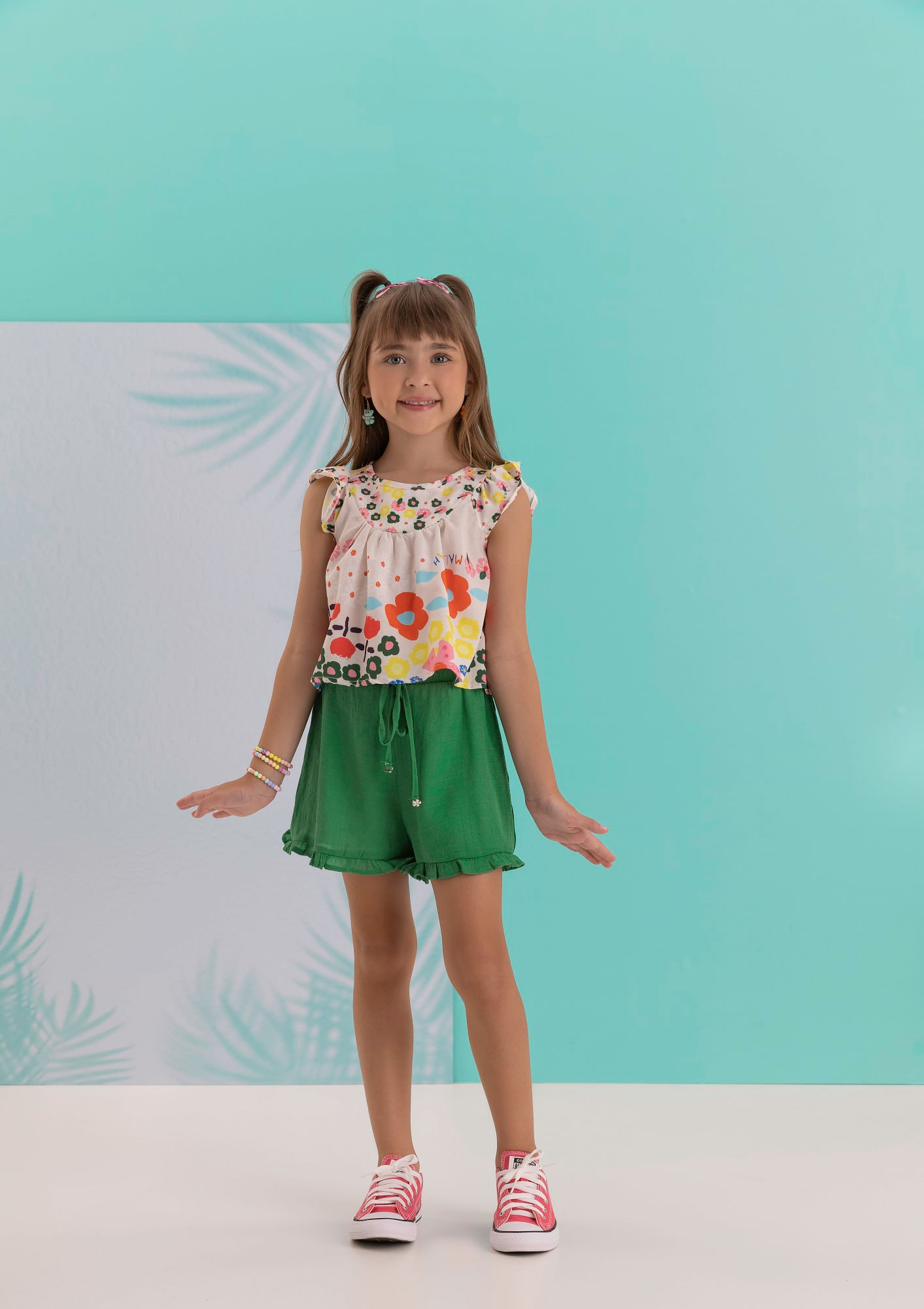 Conjunto-Blusa-Com-Babados-E-Shorts-Com-Babado
