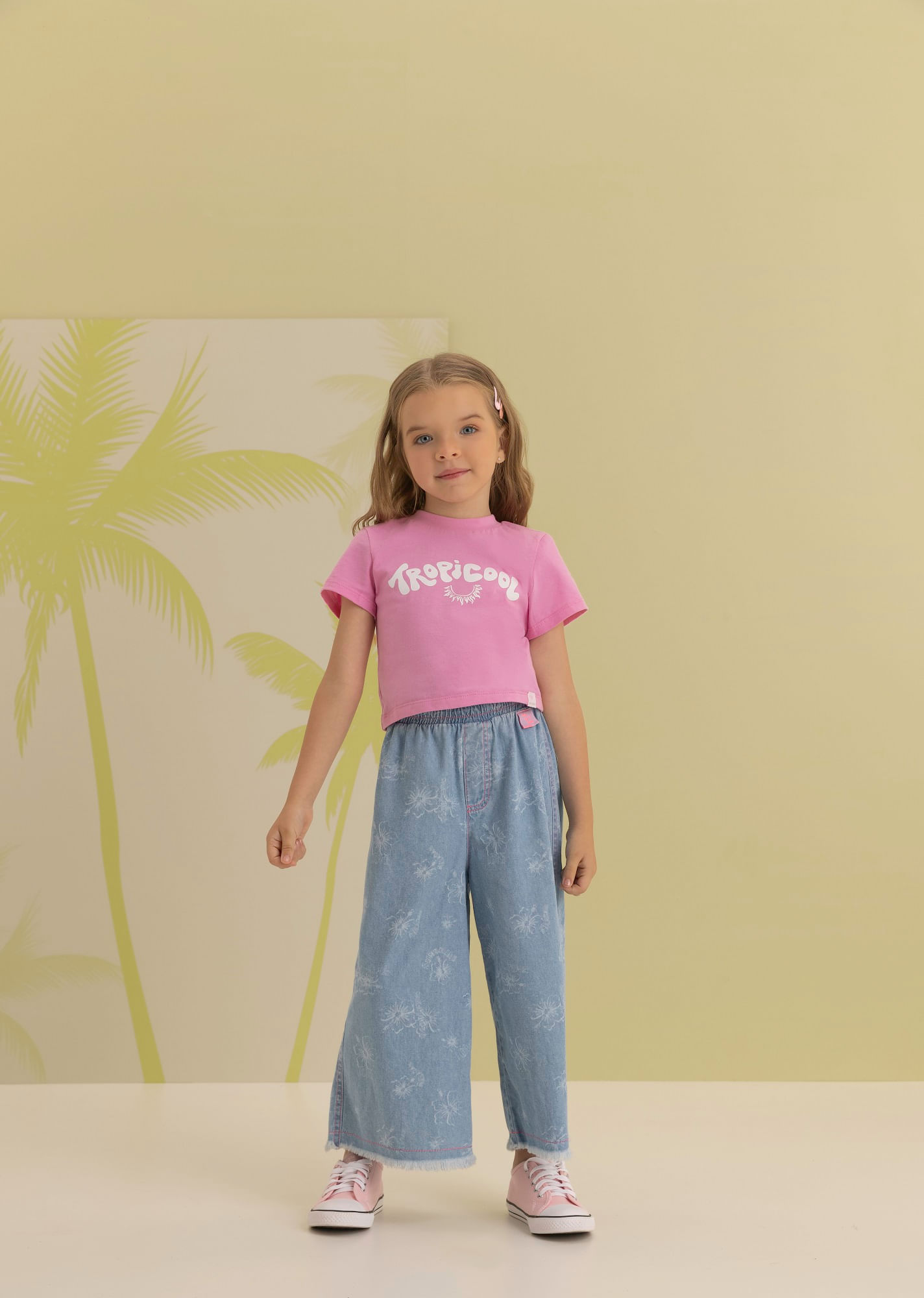 Calca-Wide-Leg-Jeans-Com-Laser--Barra-E-Clochard-Desfiado