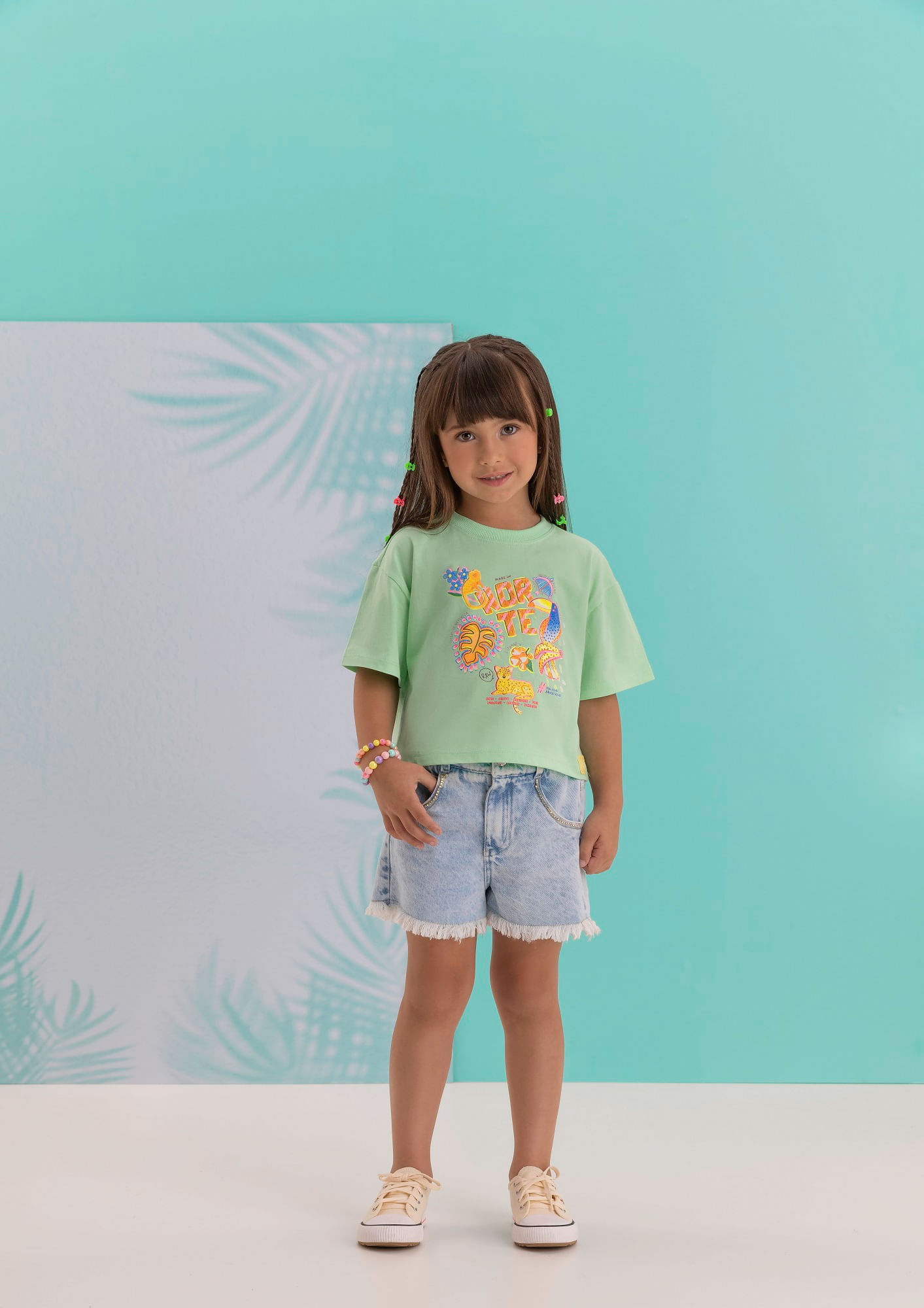 Shorts-Jeans-Com-Strass-No-Bolso-