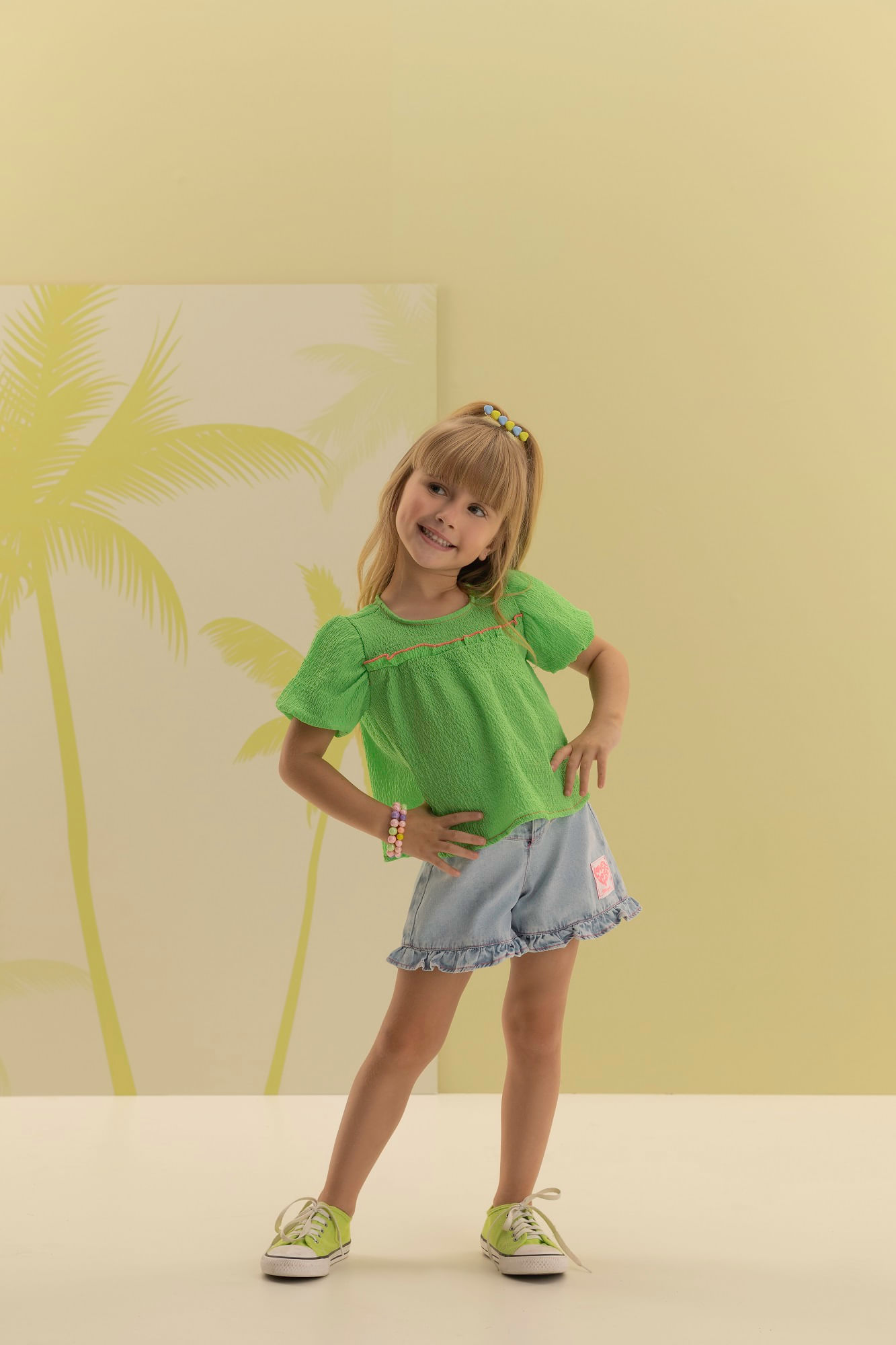 Shorts-Frente-Em-V-Com-Abertura-Por-Botao