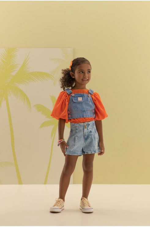 Blusa Jardineira Jeans Com Bolso Frontal