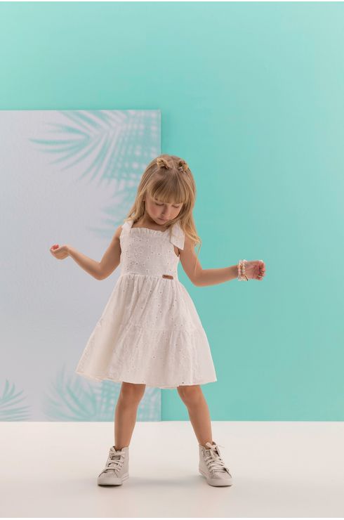 Vestido Branco Com Alça De Amarração E Babado Aplicado