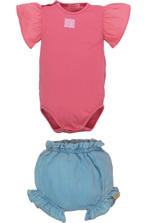 Shorts Jeans Com Babado Cós E Pernas