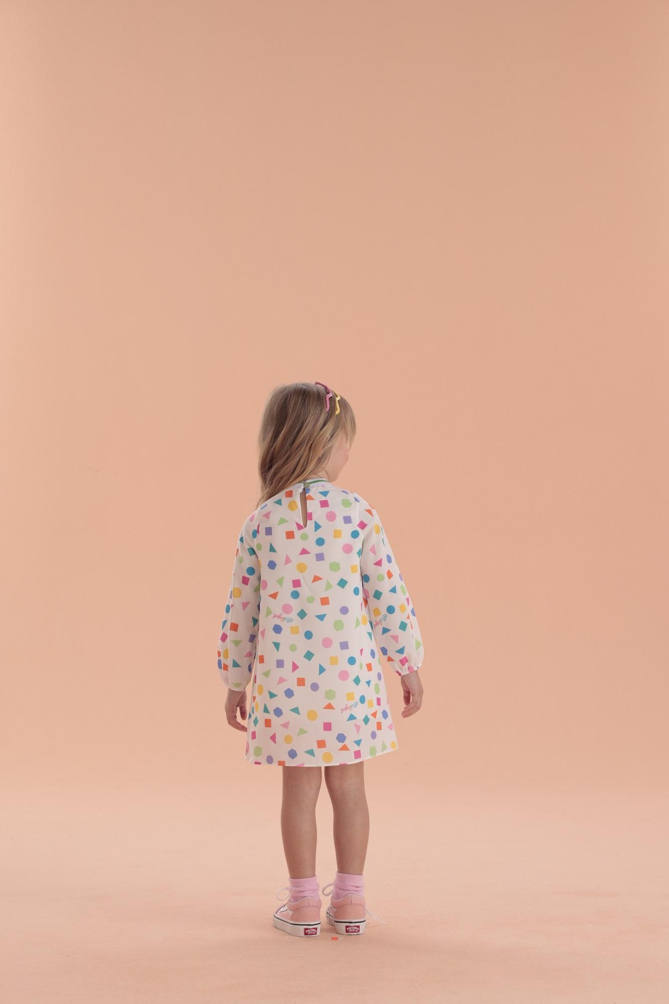 Vestido-Manga-Longa-Com-Manga-Fluida-E-Gola-De-Retilinea