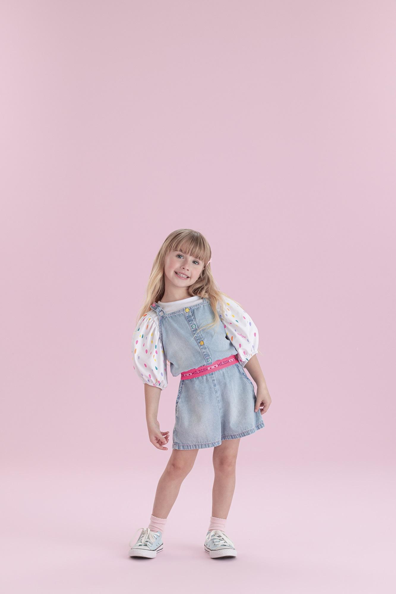 Macaquinho-Jeans-Com-Detalhes-Em-Rosa-Neon