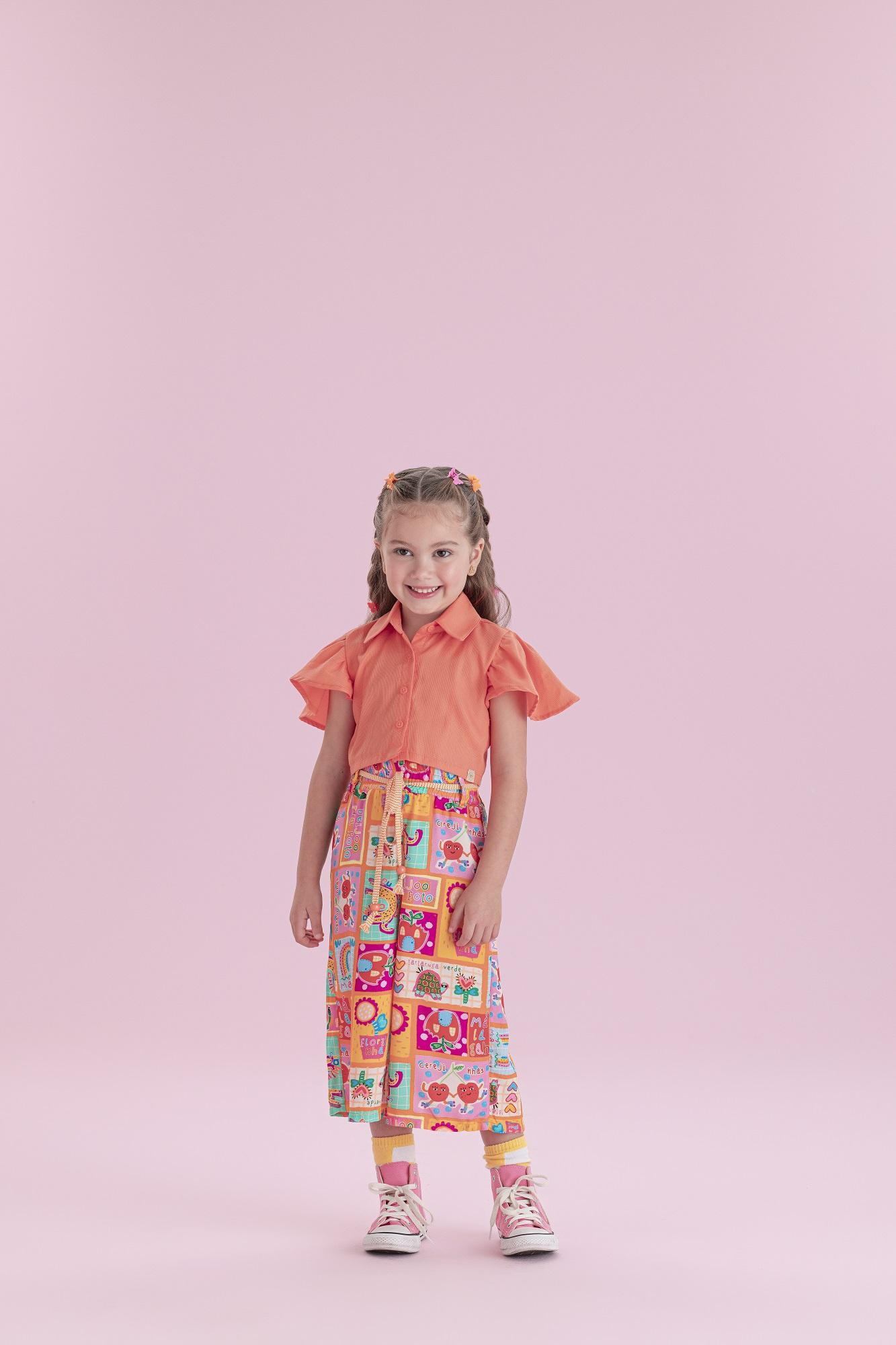 Conjunto-Manga-Curta-Calca-Pantacourt-E-Blusa-Com-Gola-E-Manga-Gode