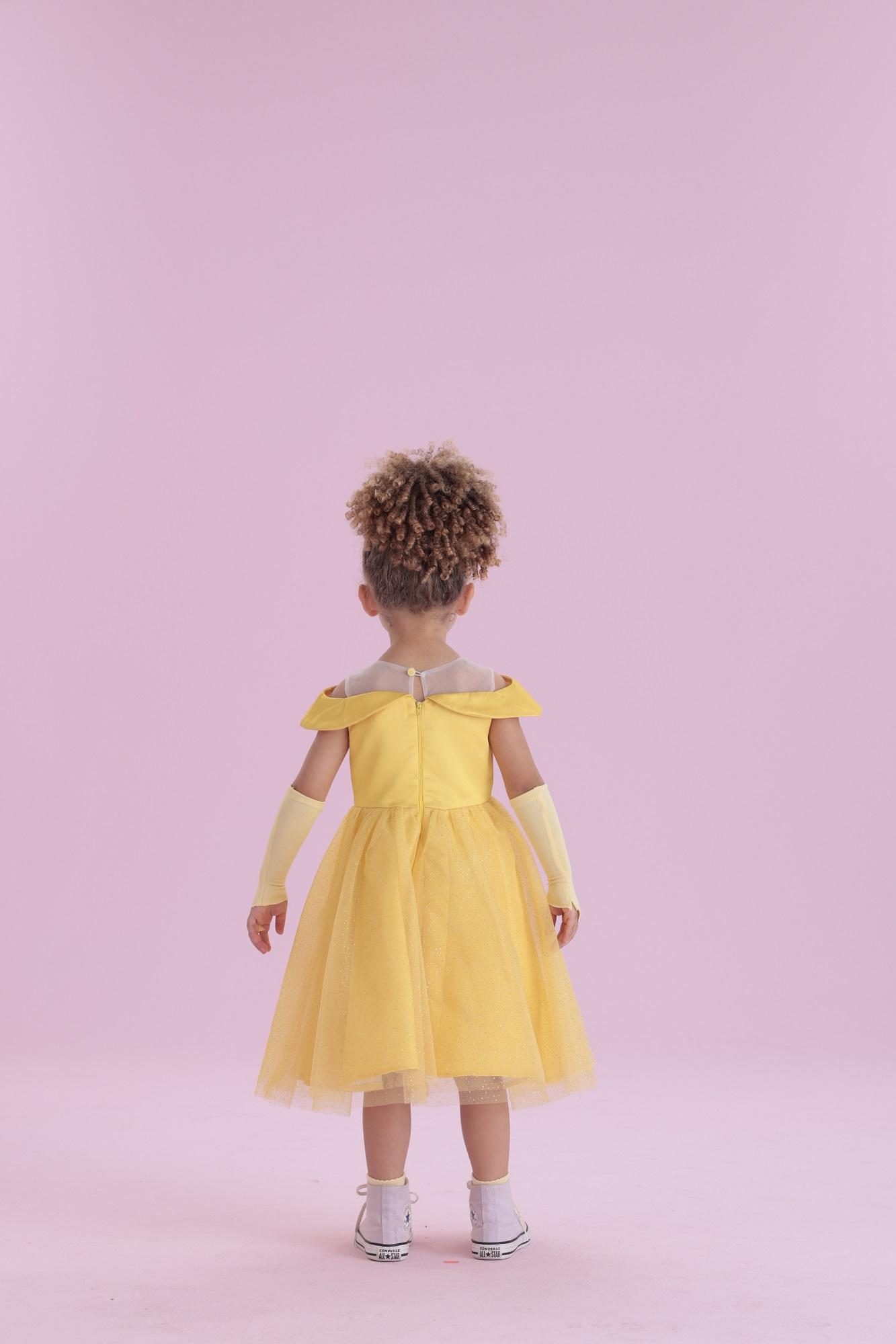 Vestido-Festa-Amarelo-Com-Tule-Brilho-E-Luvas