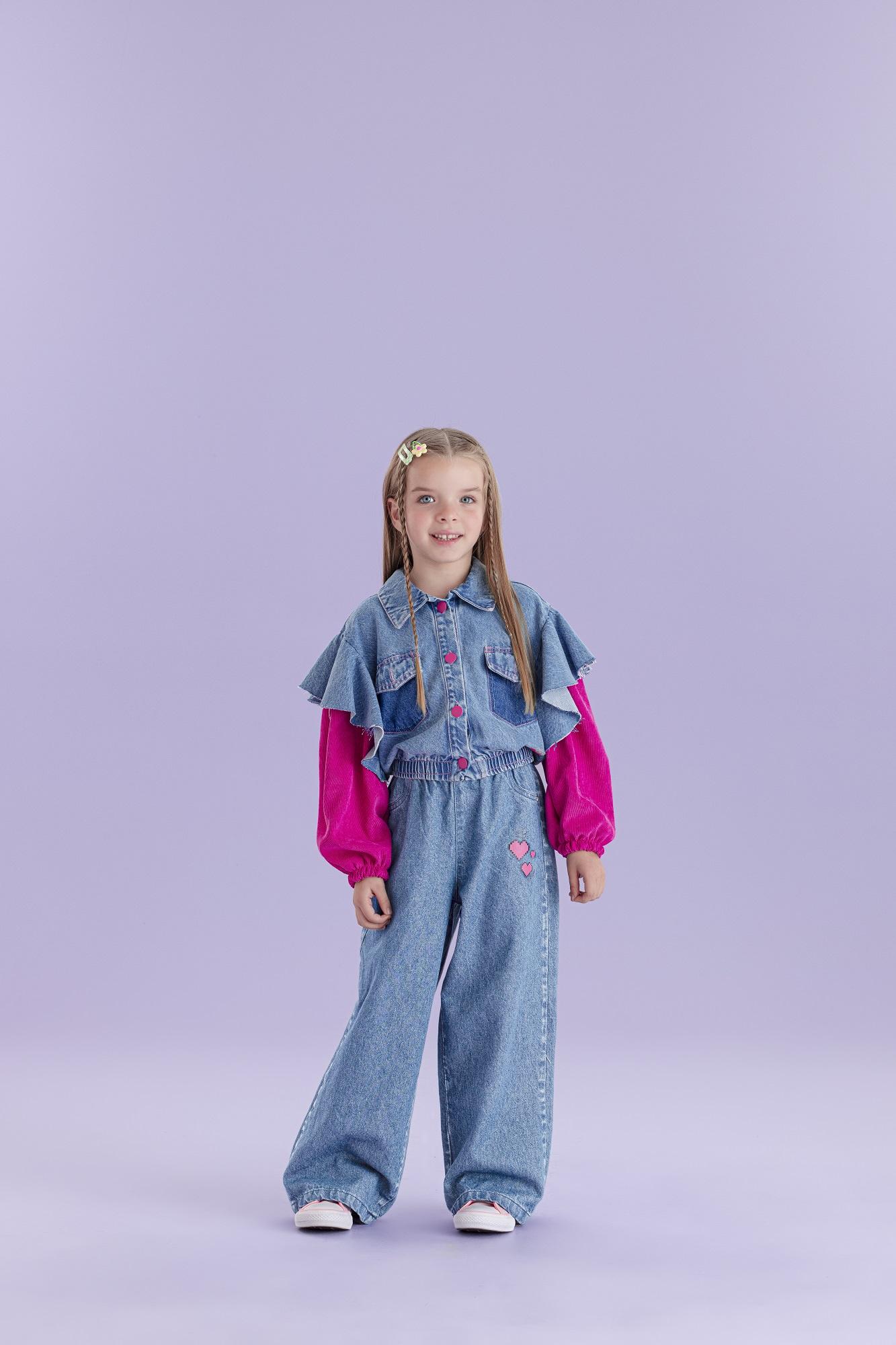 Jaqueta-Jeans-Com-Mangas-Em-Veludo-Cotele