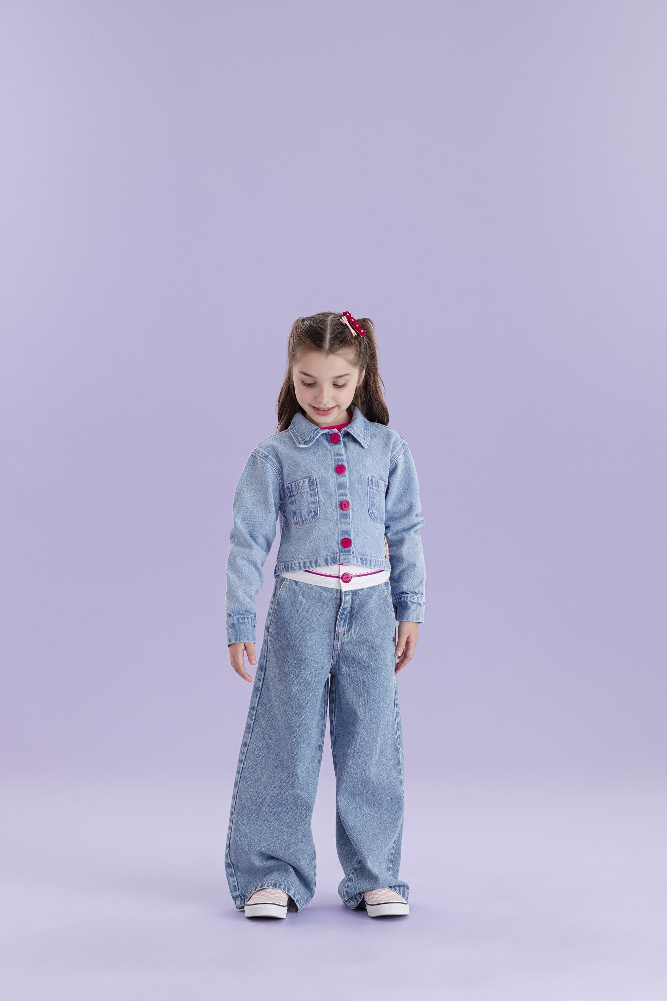 Jaqueta-Jeans-Com-Aplicacao-De-Pelo-Nas-Costa