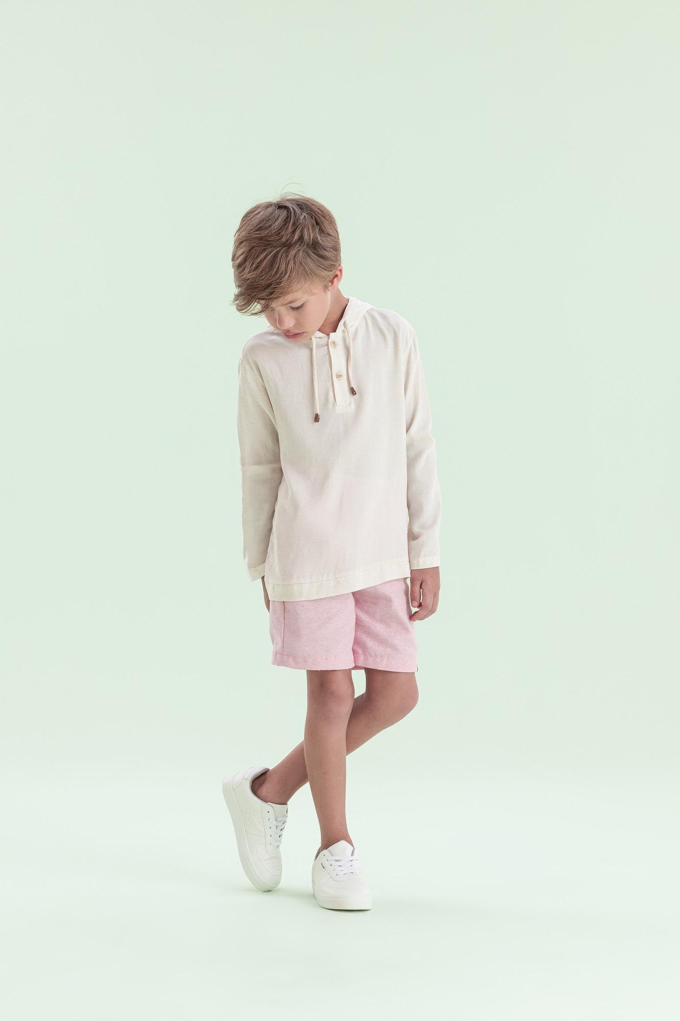 Blusa-Manga-Longa-Tipo-Bata-Com-Capuz-E-Amarracao-No-Decote
