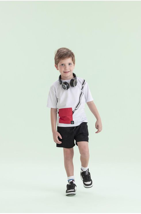 Camiseta Manga Curta Com Estampa E Bolsinho