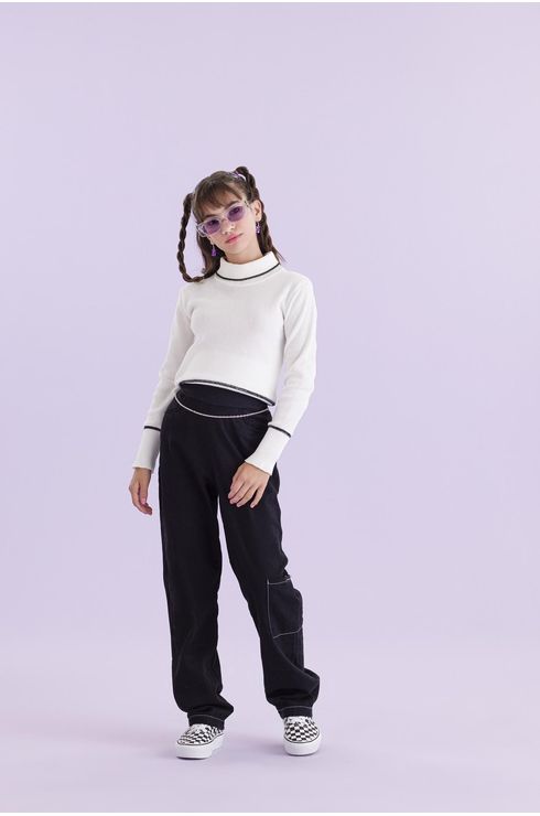Calça Em Sarja Reta Com Costura Aparente E Bolso Lateral
