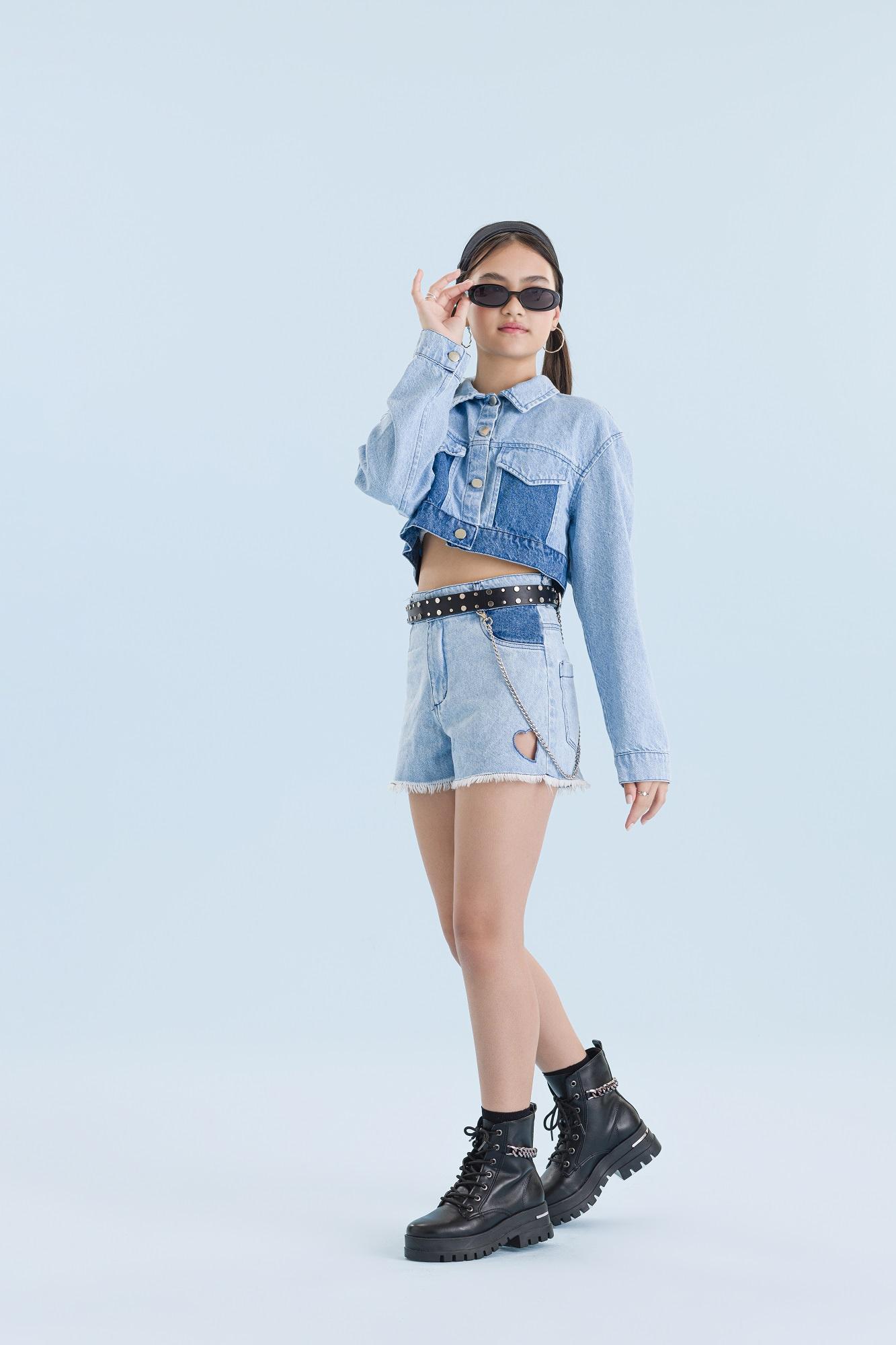 Short-Jeans-Com-Bordado-Vazado