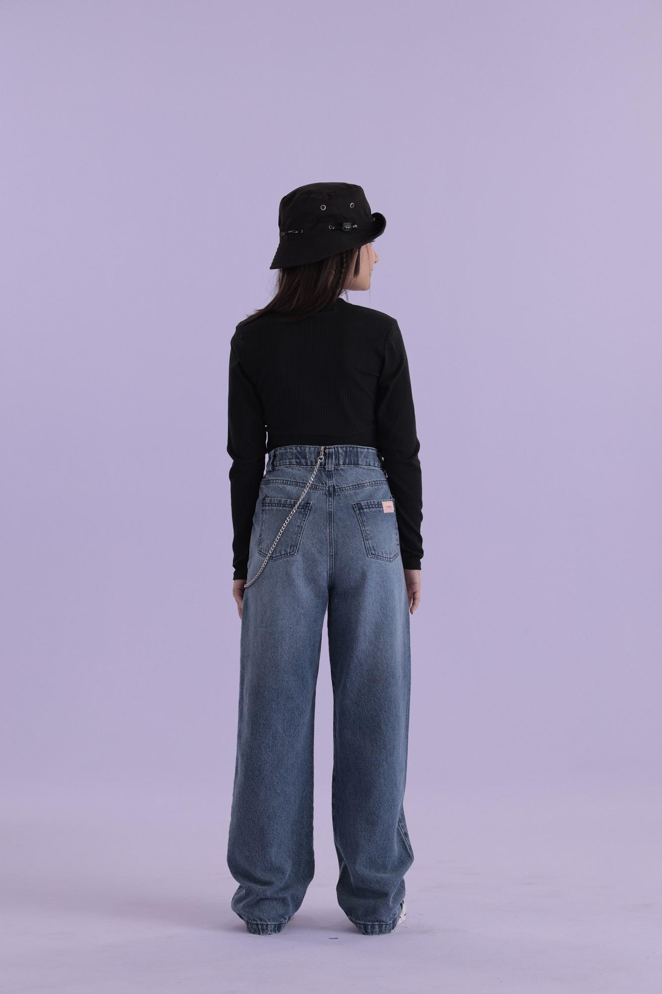 Calca-Jeans-Com-Aplicacao-De-Strass