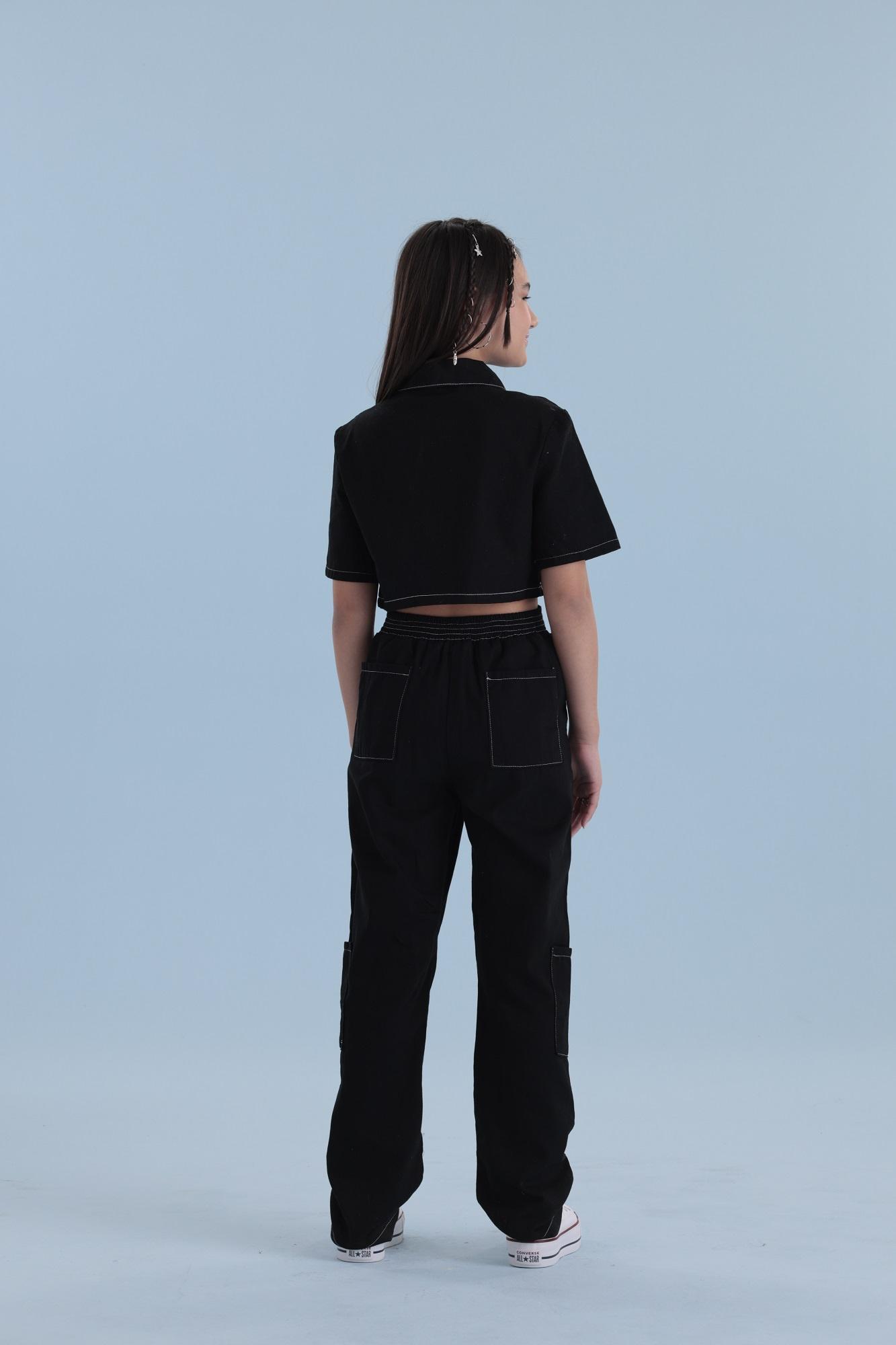 Camisa-Manga-Curta-Abertura-Em-Ziper-Com-Bolso-Lateral-E-Corrente