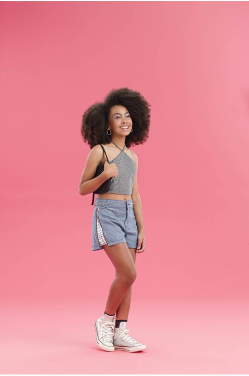 Short Jeans Com Abertura Lateral