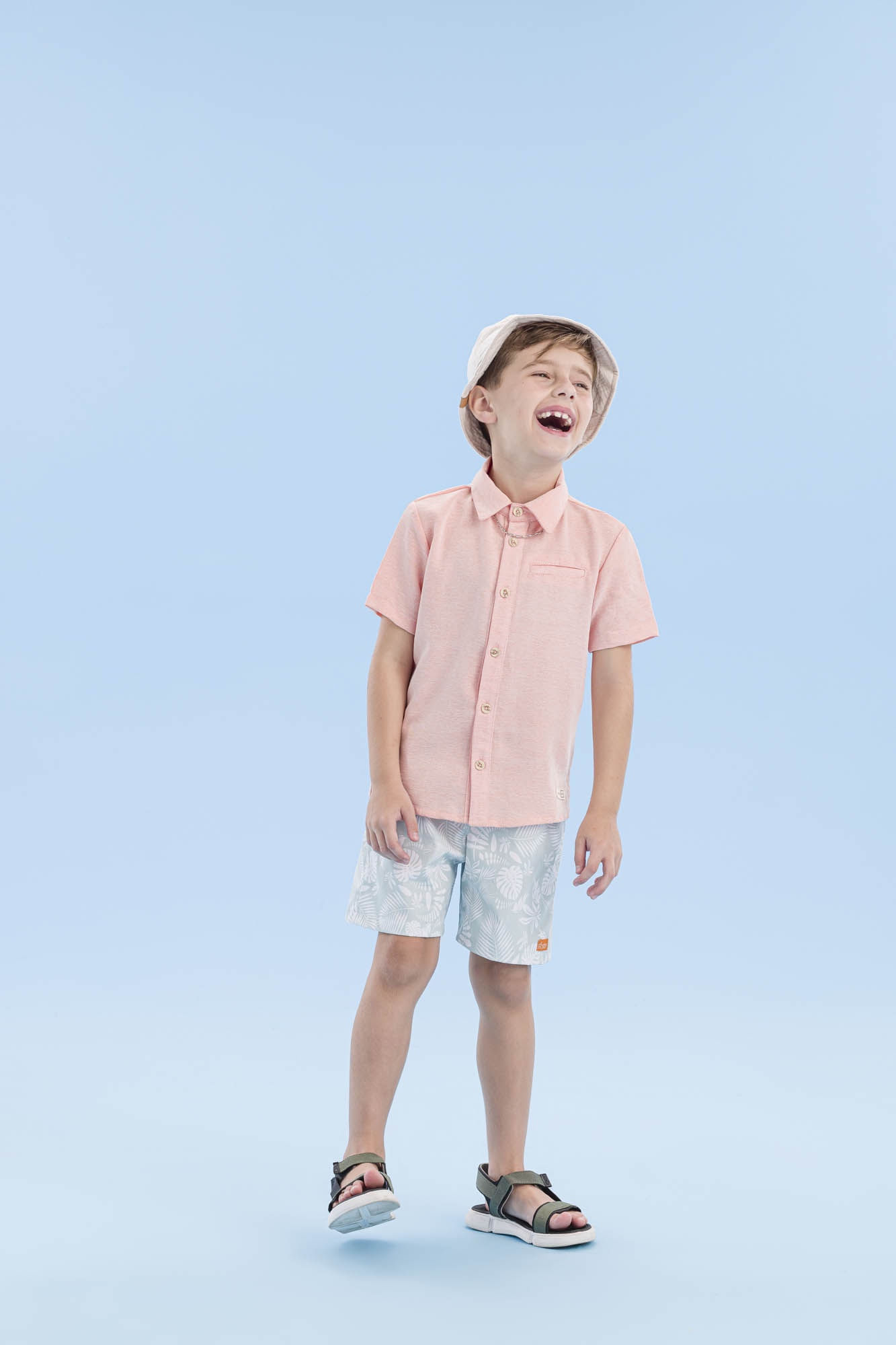 Camisa-Lisa-Com-Gola-De-Camisa-E-Fenda-Lateral