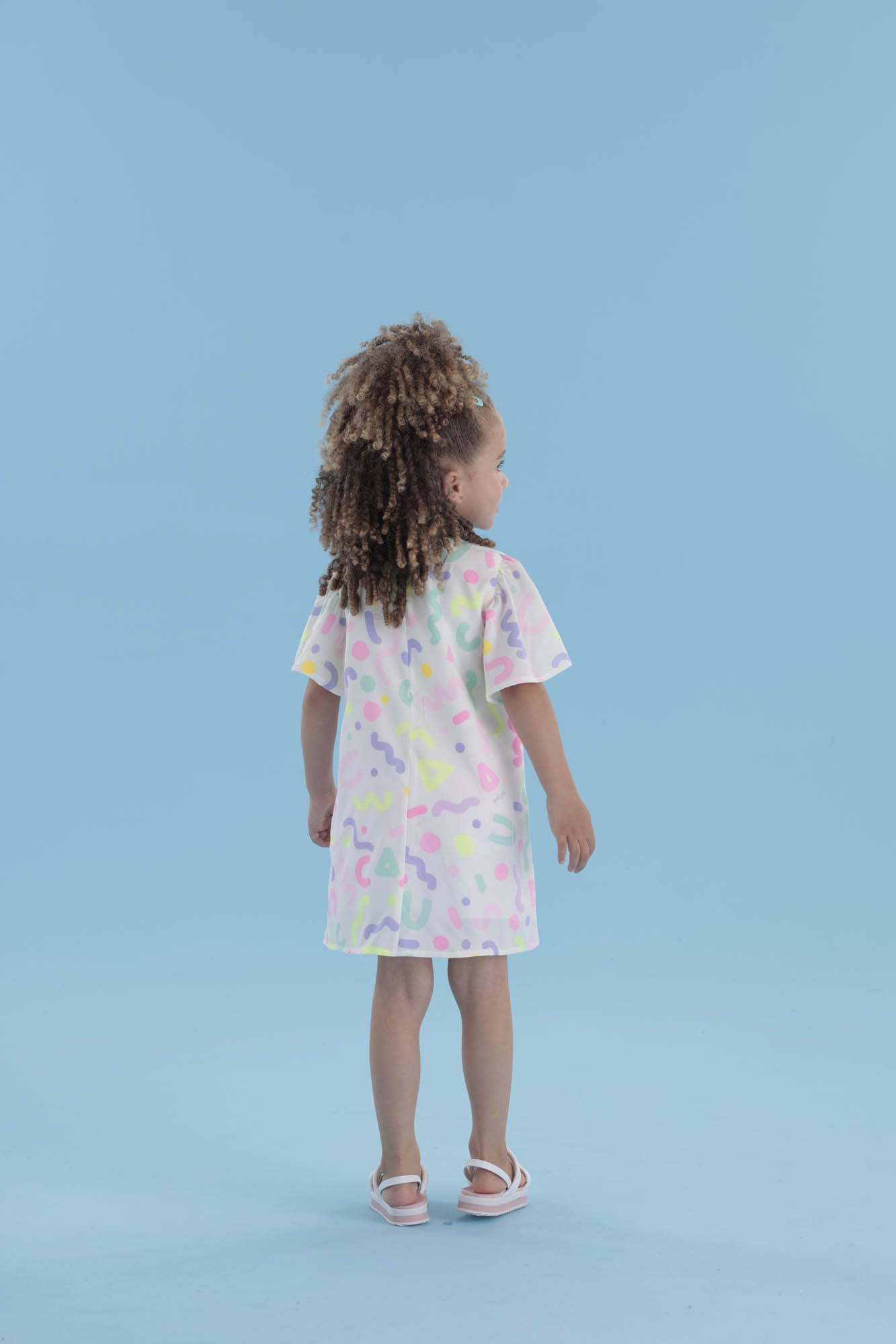 Vestido-Estampado-Com-Shape-Em-A-E-Frente-Localizada