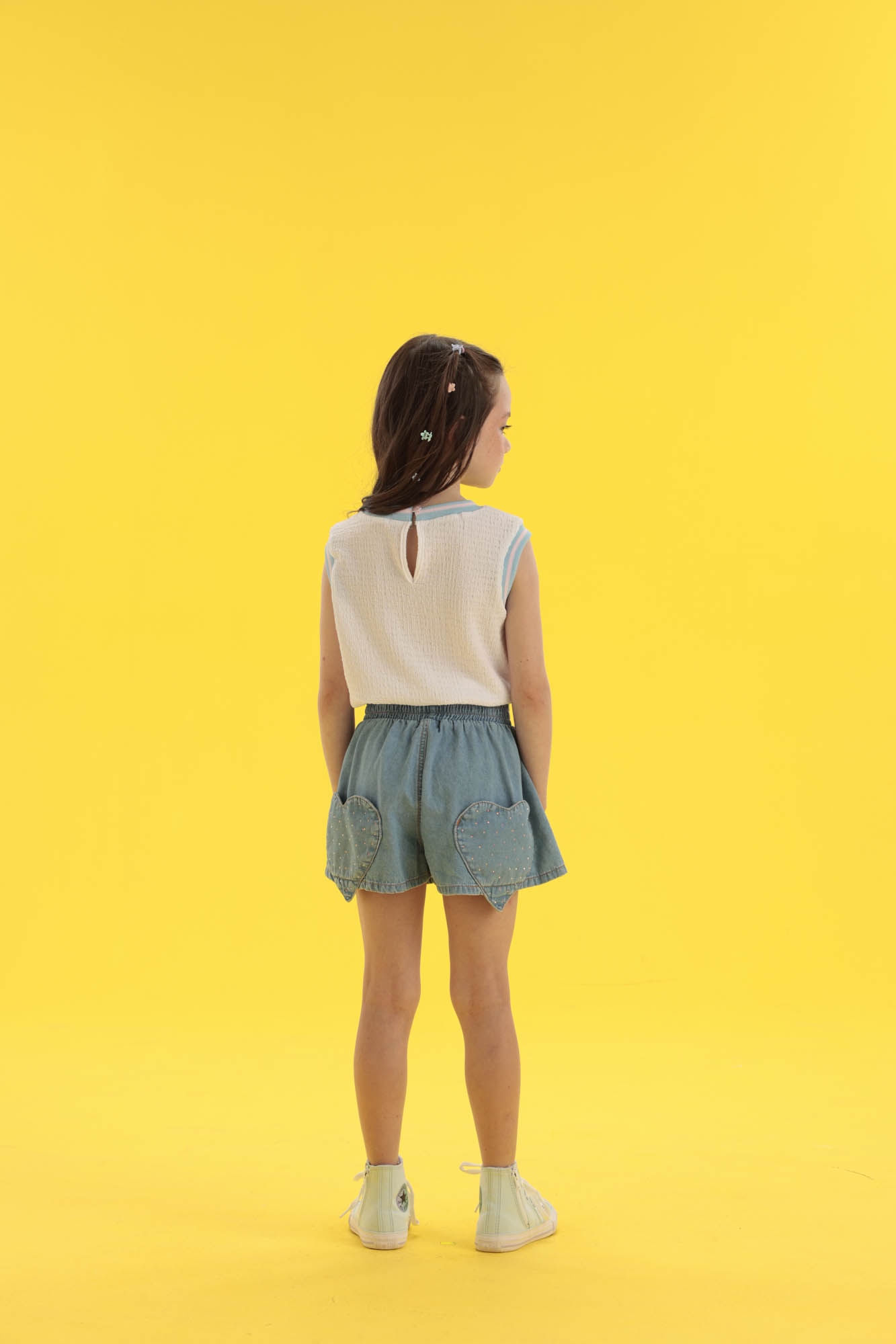 Blusa-Com-Frente-Localizada-E-Acabamento-Em-Retilinea