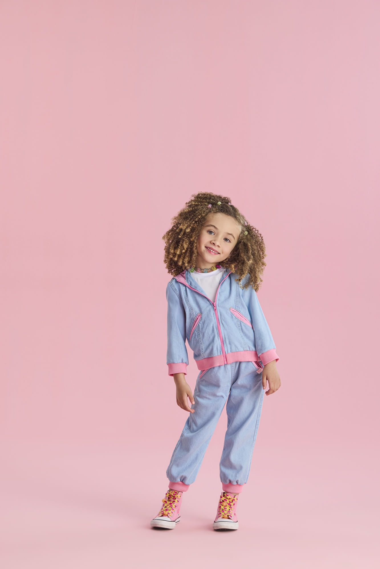 Jaqueta-Jeans-Com-Detalhes-Em-Retilinea-Rosa