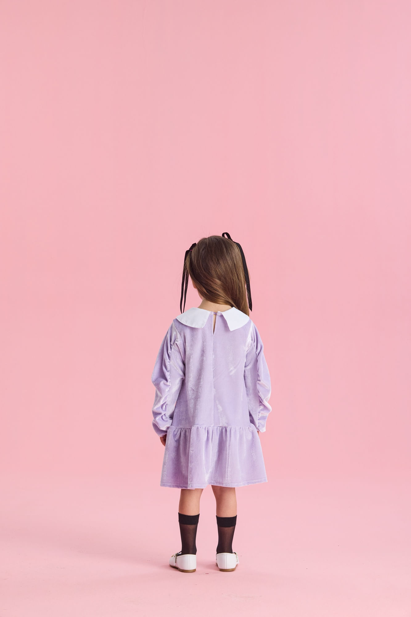 Vestido-Manga-Longa-Em-Veludo-Com-Gola-Em-Tricoline