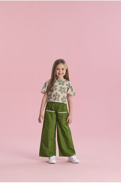 Conjunto Manga Curta Calça Pantacourt E Blusa Com Manga Ampla