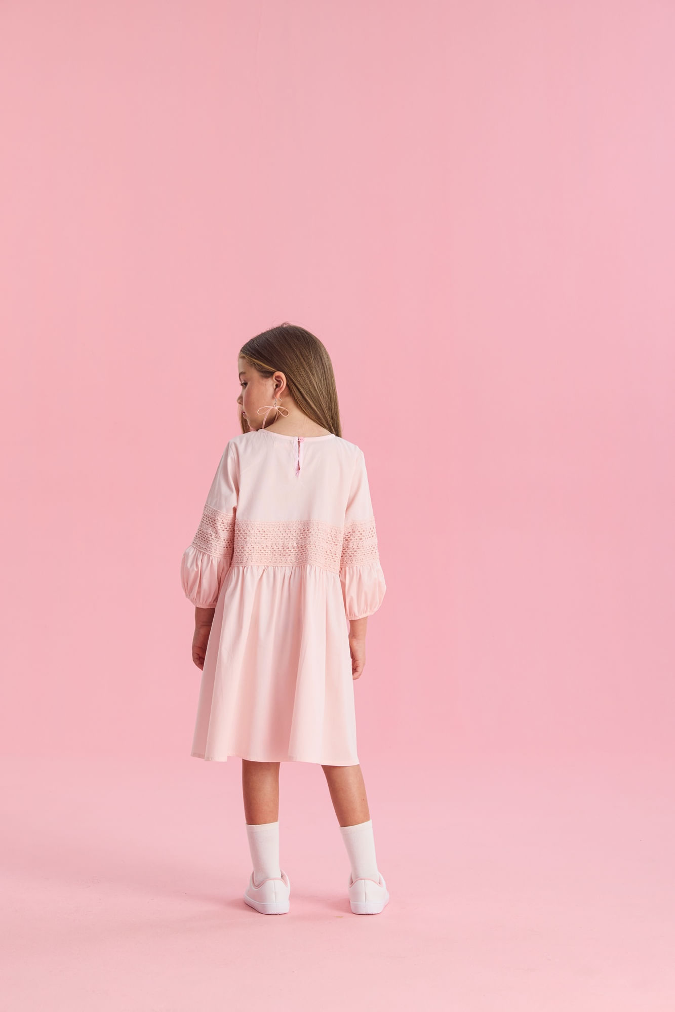 Vestido-Em-Tricoline-Com-Sobreposicao-De-Renda